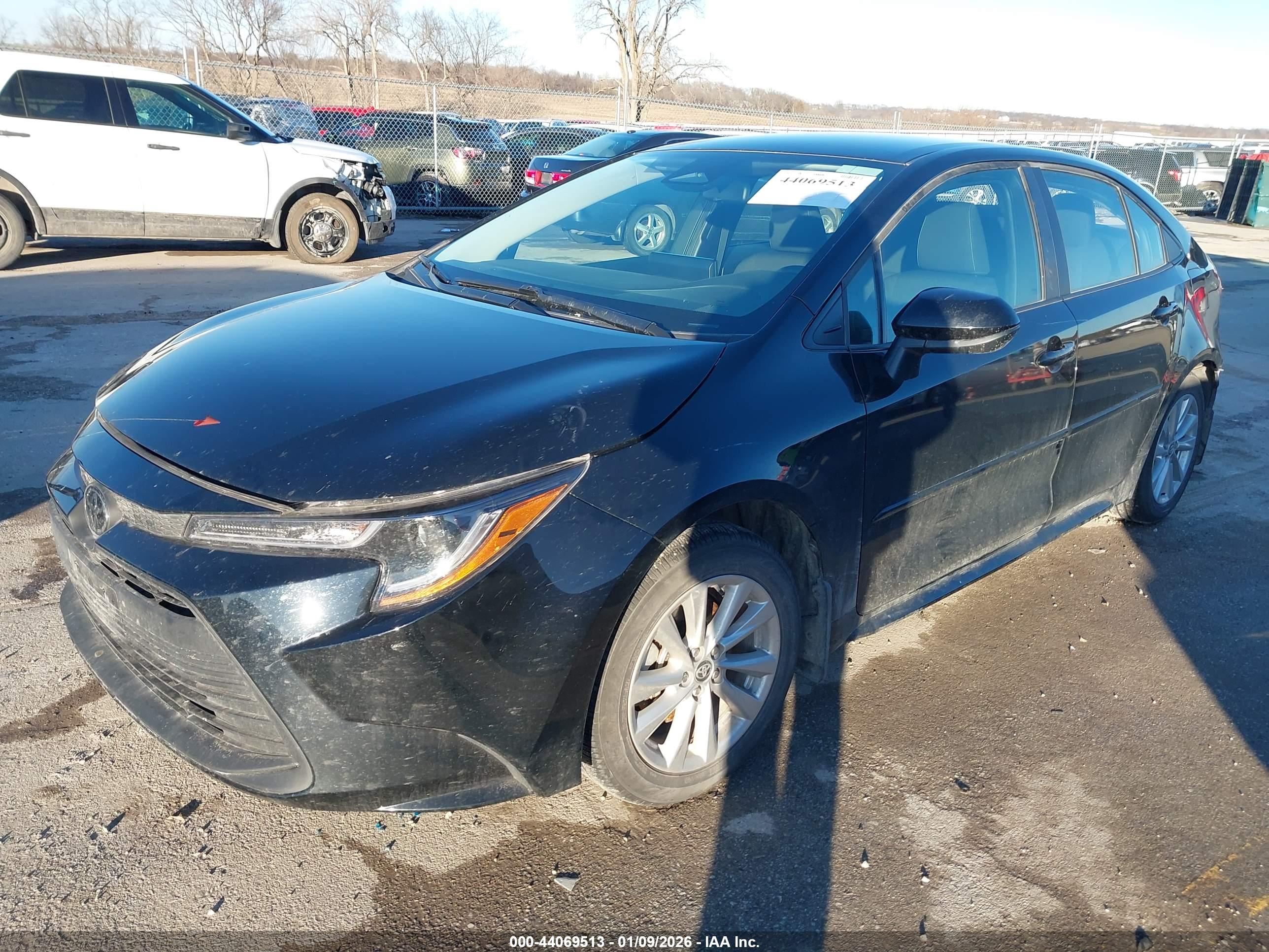 TOYOTA COROLLA image 2