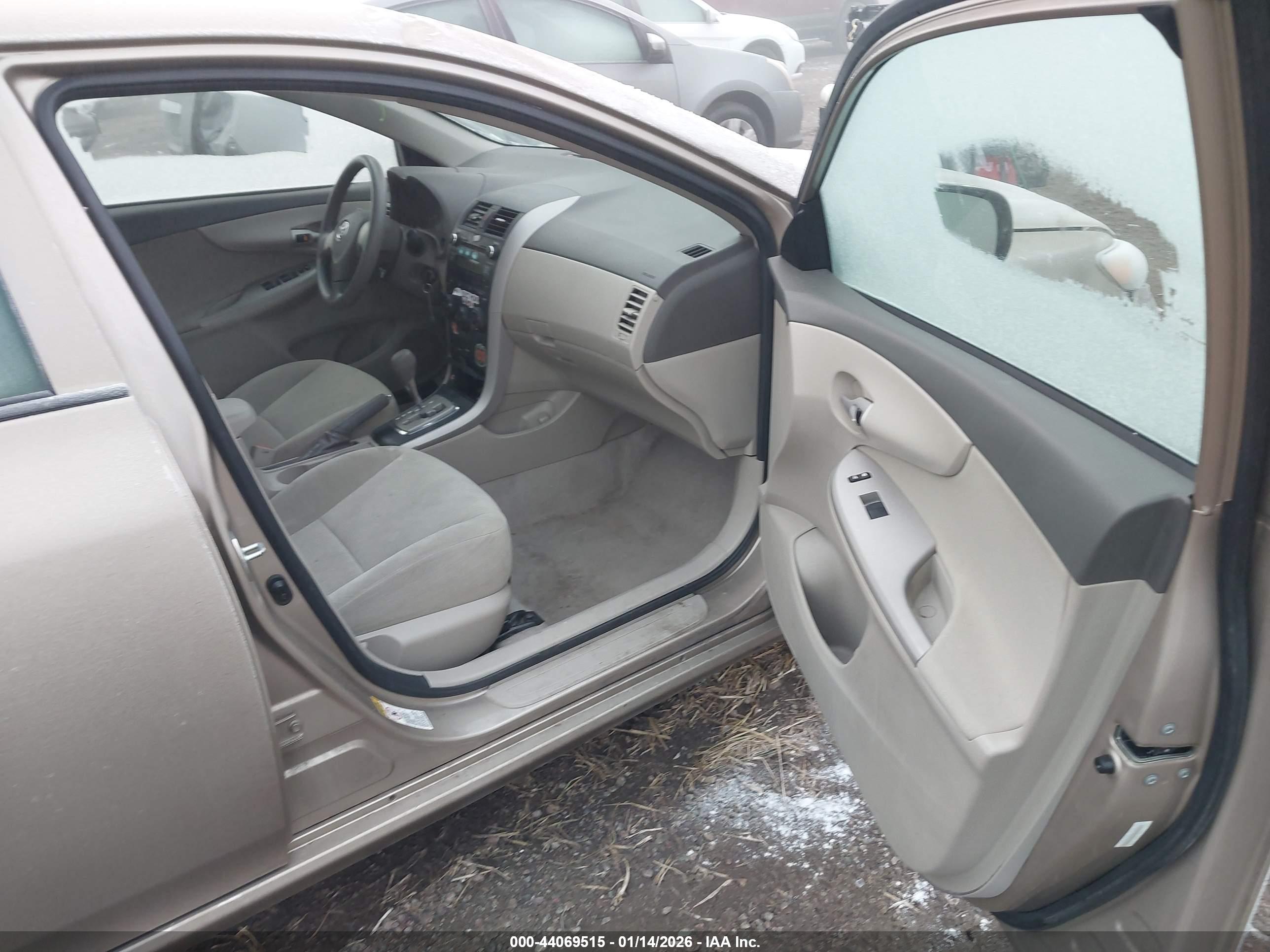 TOYOTA COROLLA image 5