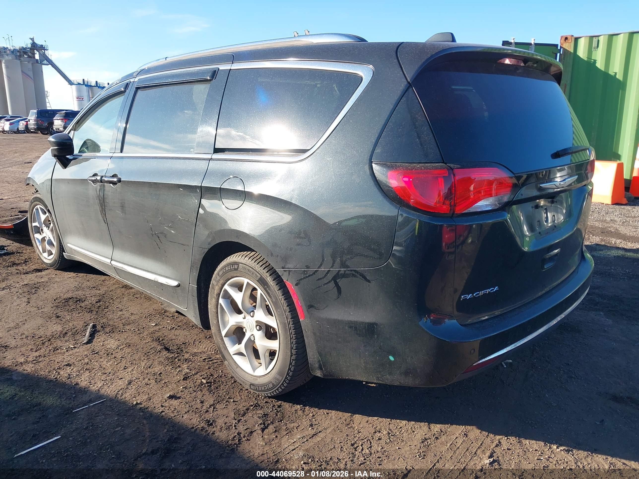 CHRYSLER PACIFICA image 3
