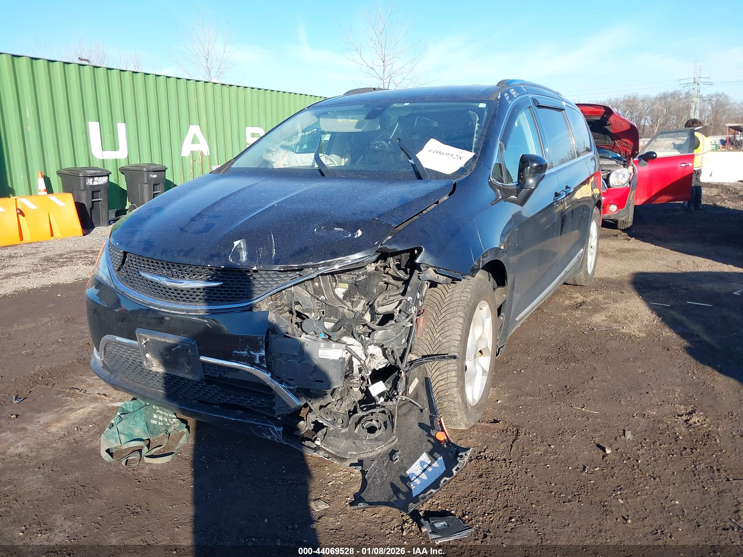 CHRYSLER PACIFICA image 6