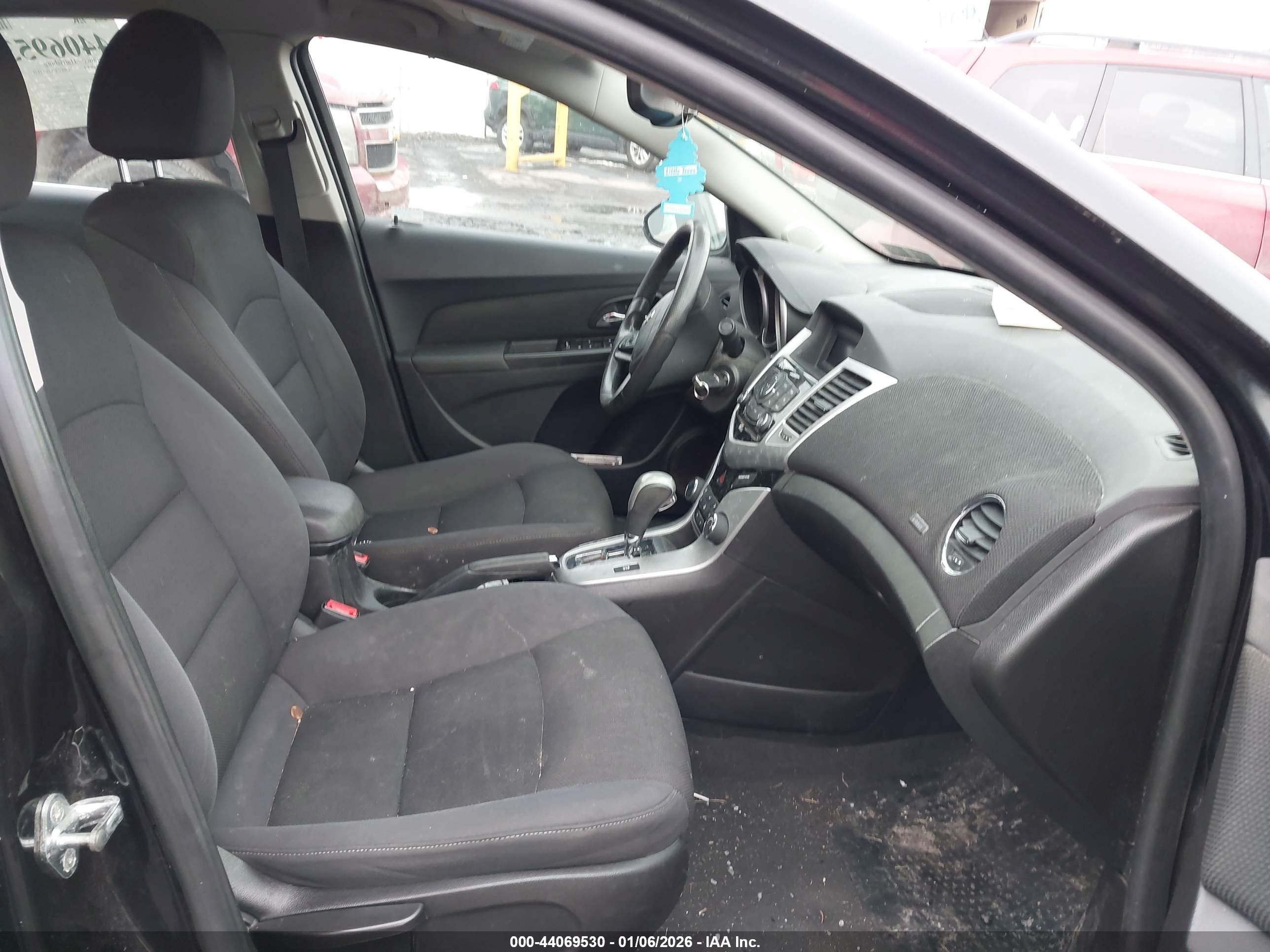 CHEVROLET CRUZE image 5