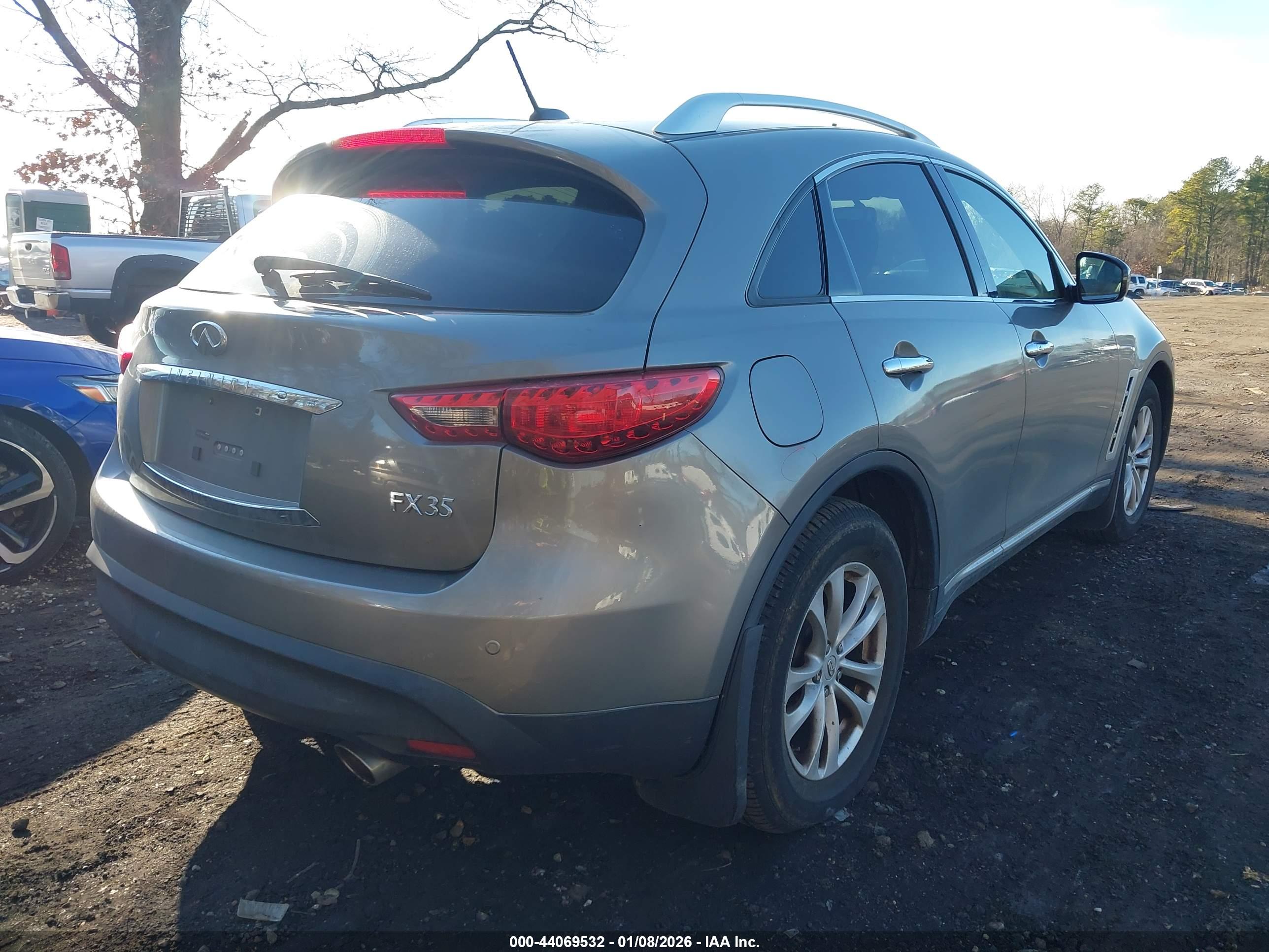 INFINITI FX35 image 4