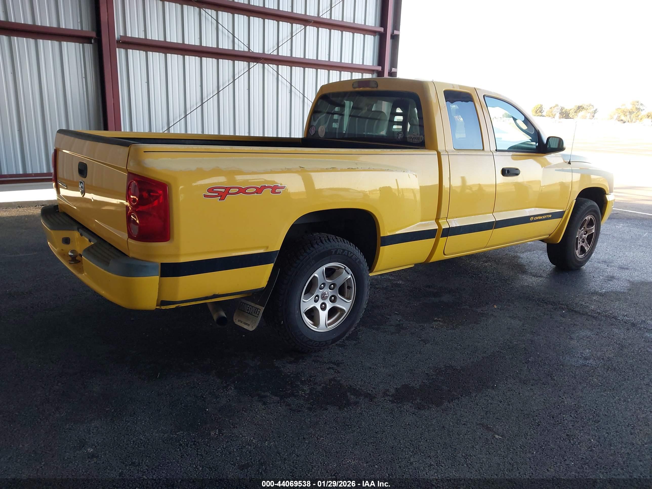 DODGE DAKOTA image 4