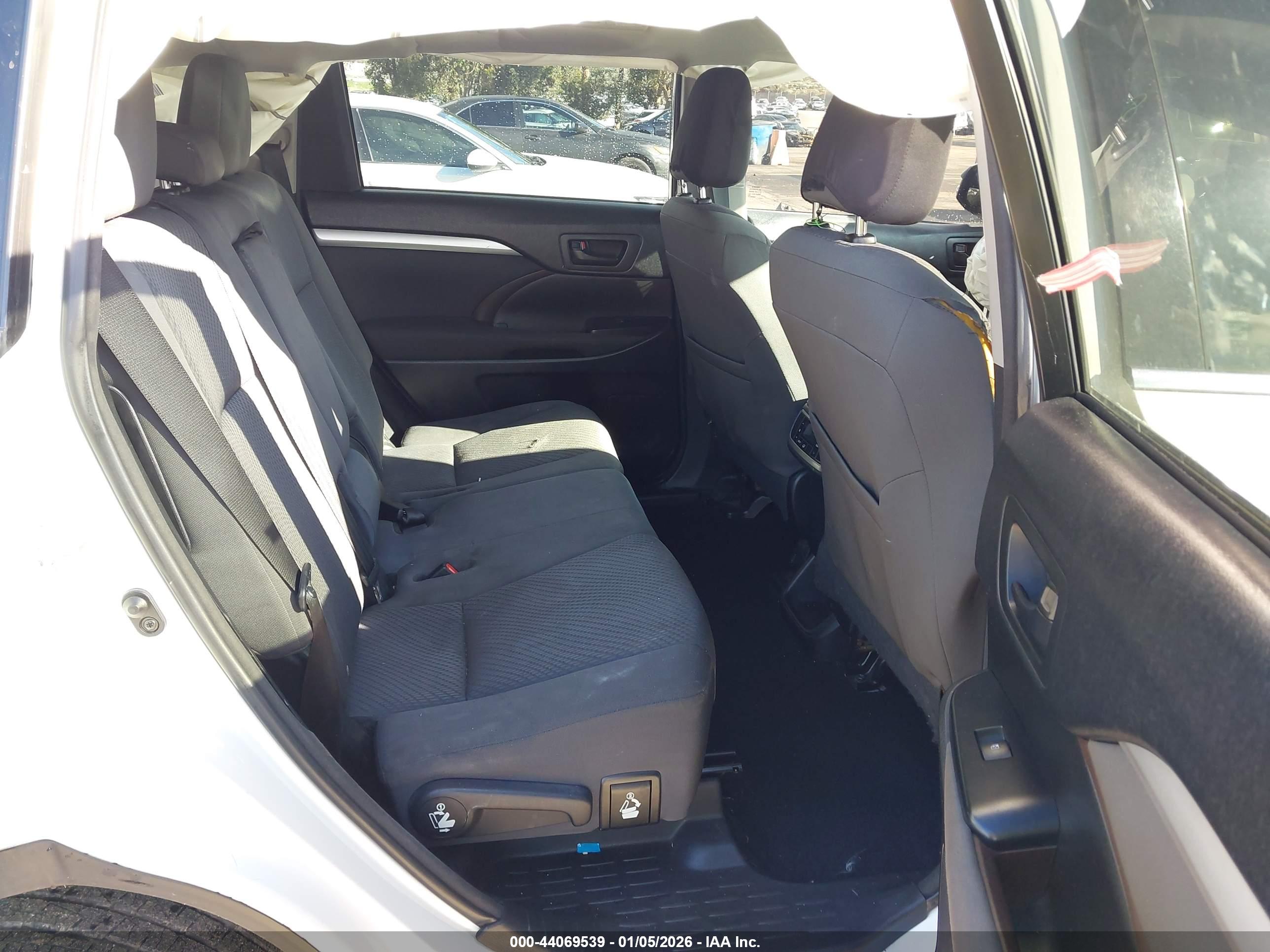 TOYOTA HIGHLANDER image 8