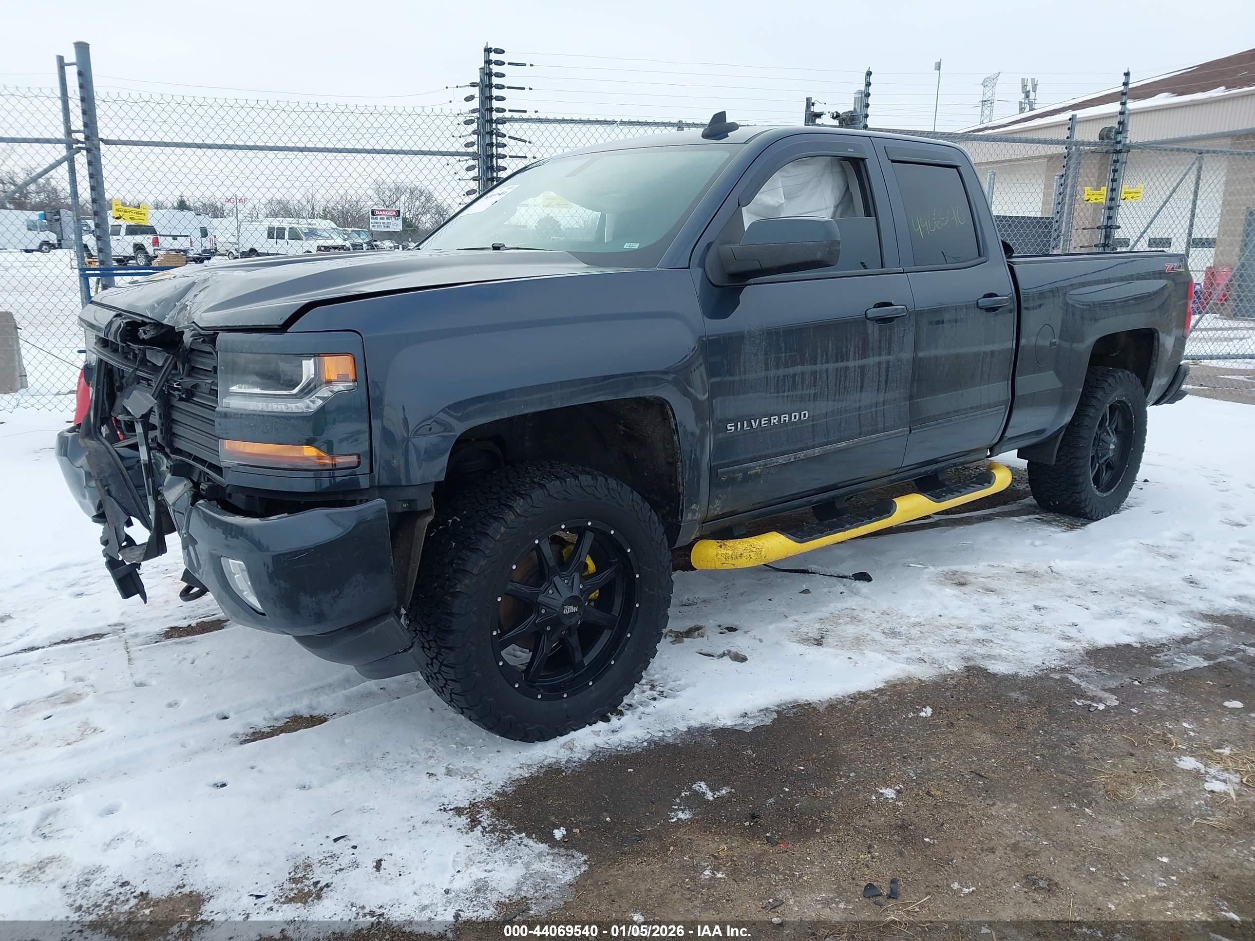 CHEVROLET SILVERADO image 2