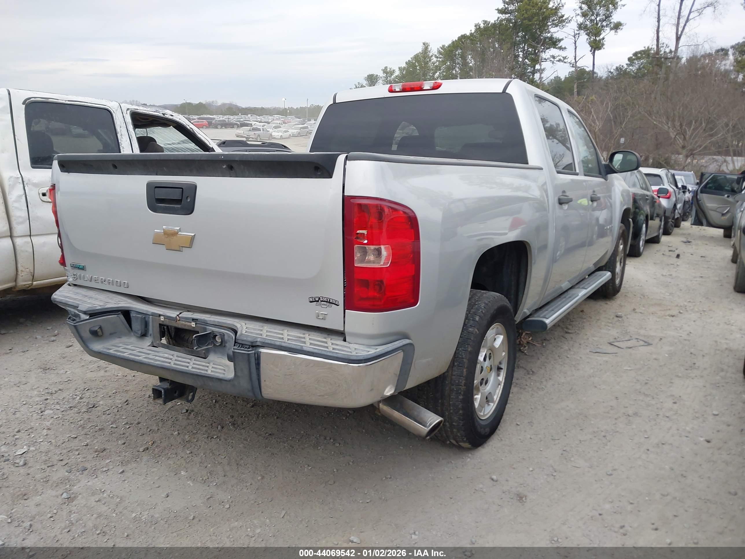 CHEVROLET SILVERADO image 4