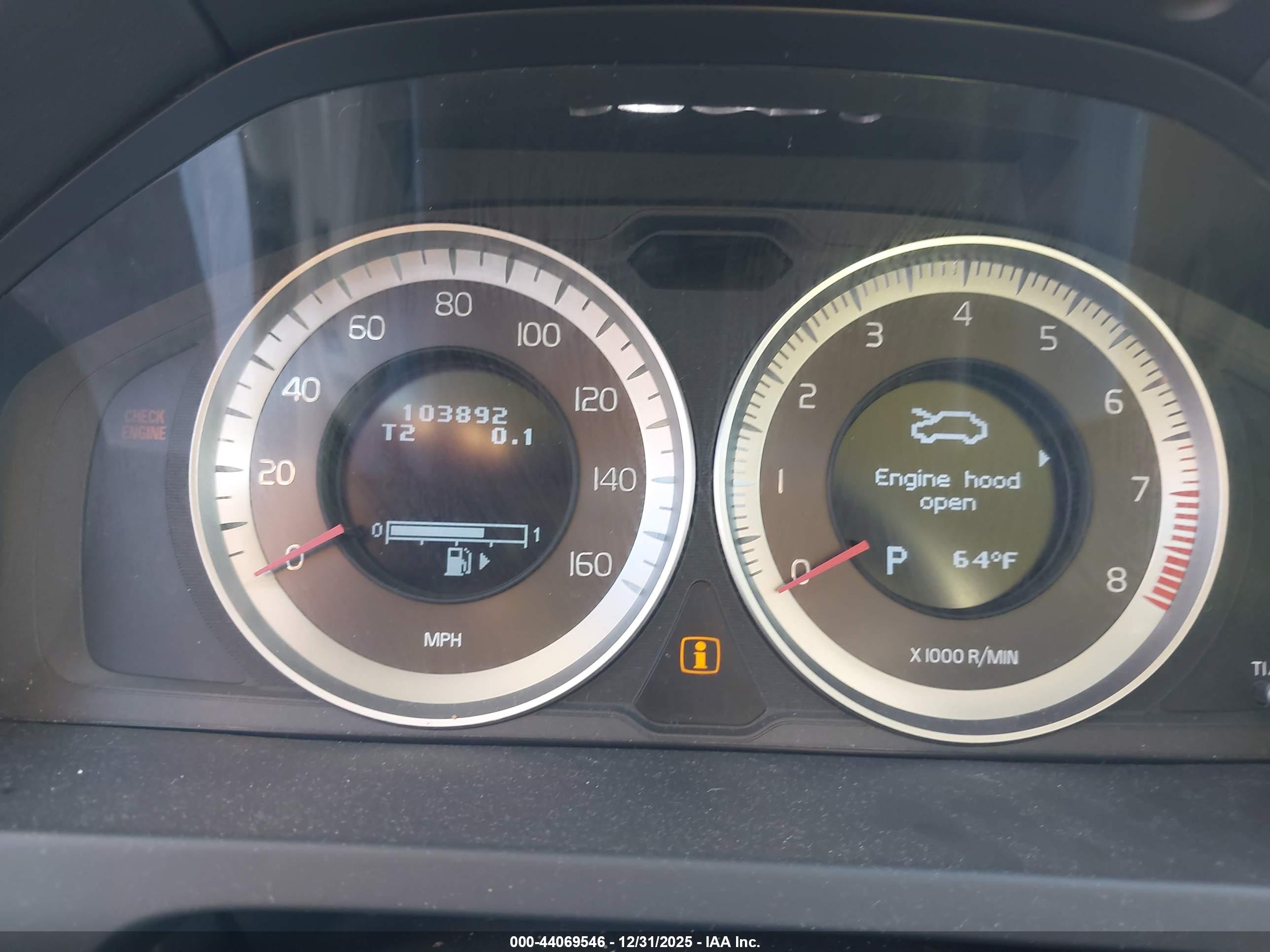 VOLVO S60 image 7