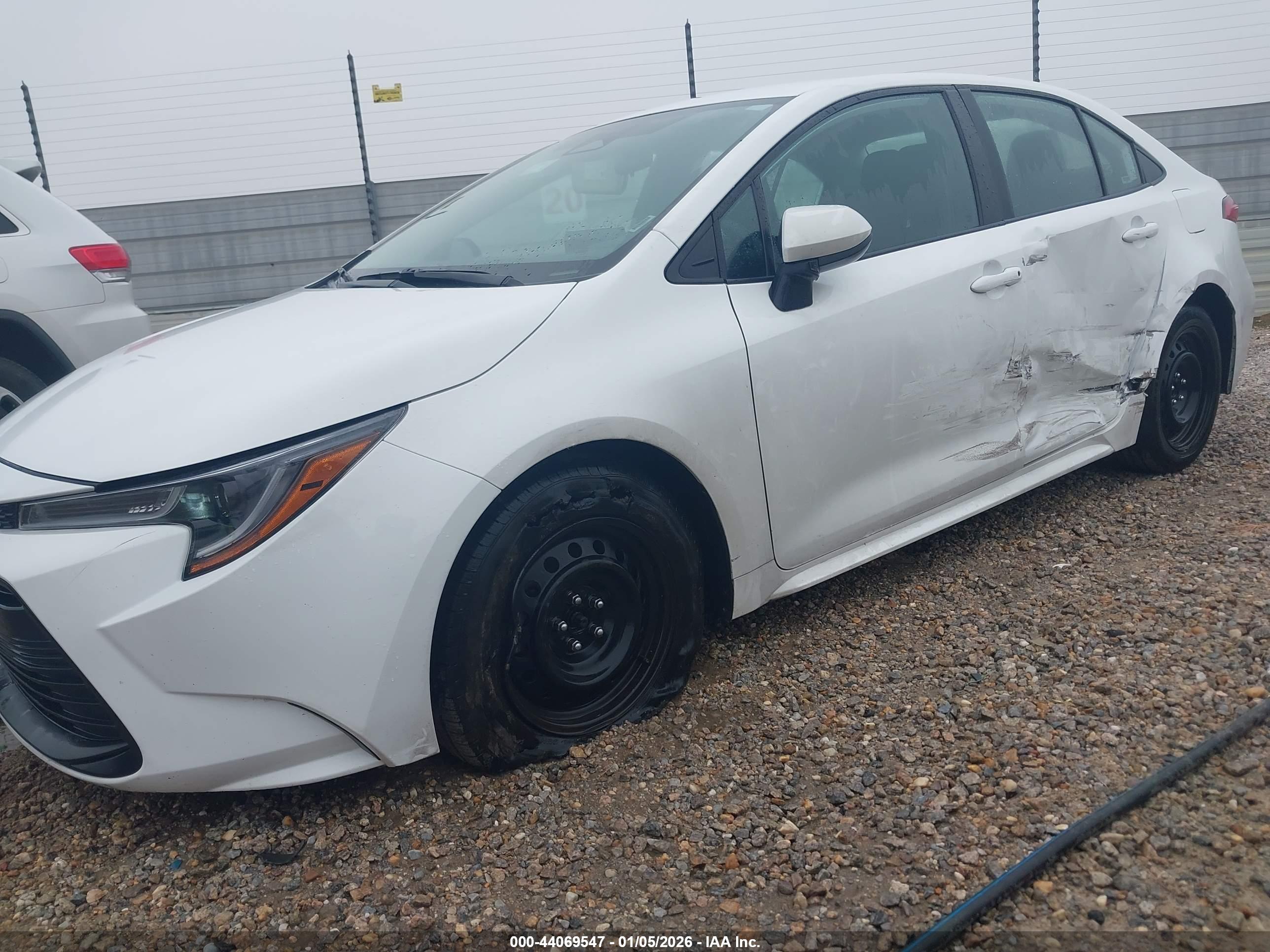 TOYOTA COROLLA image 6