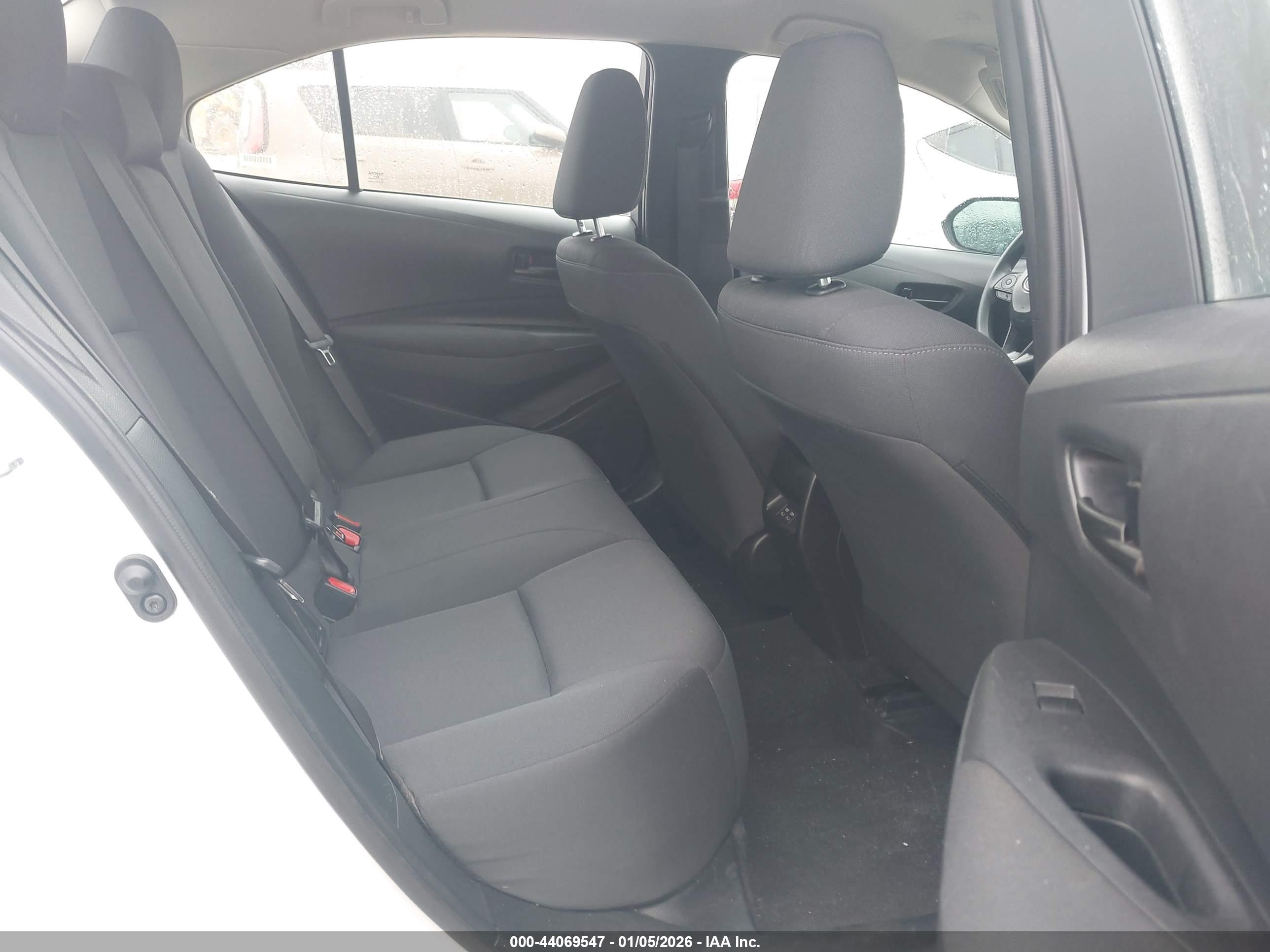 TOYOTA COROLLA image 8