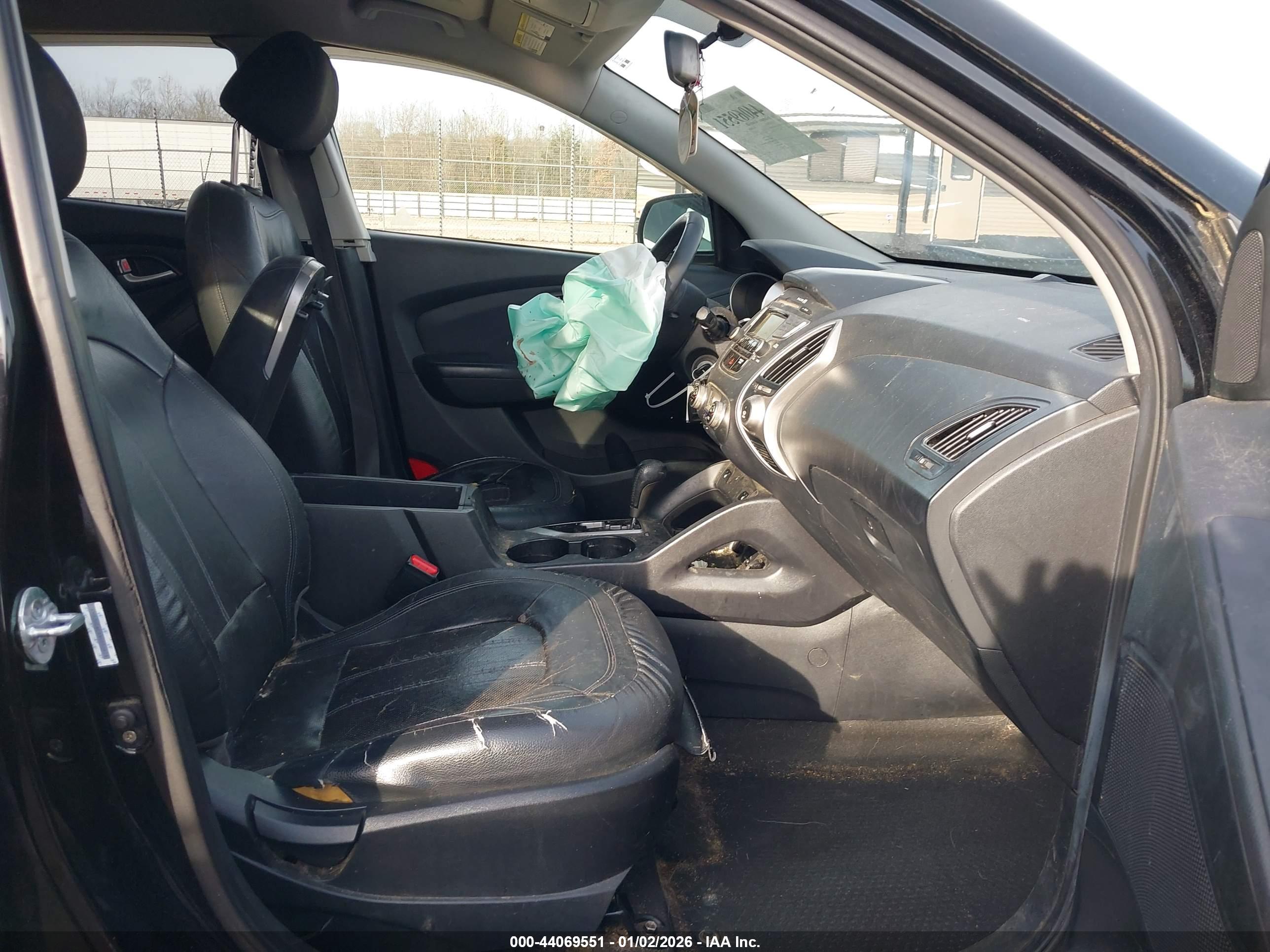 HYUNDAI TUCSON image 5