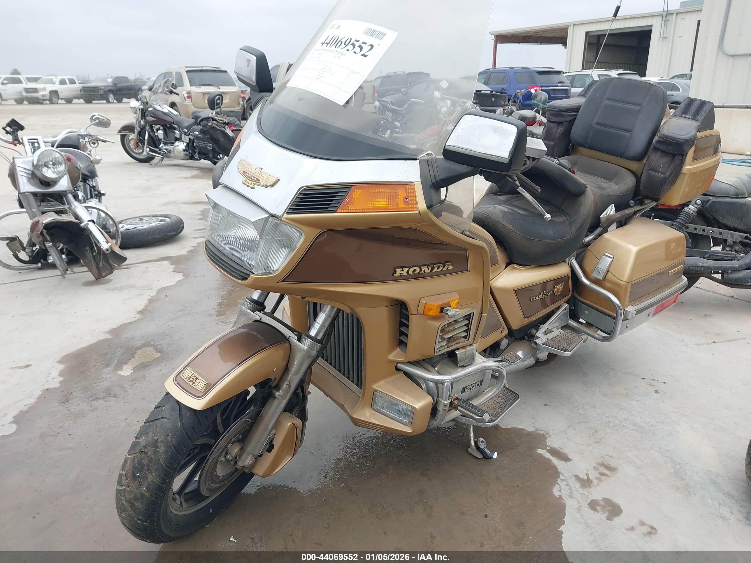 HONDA GL1200 image 2