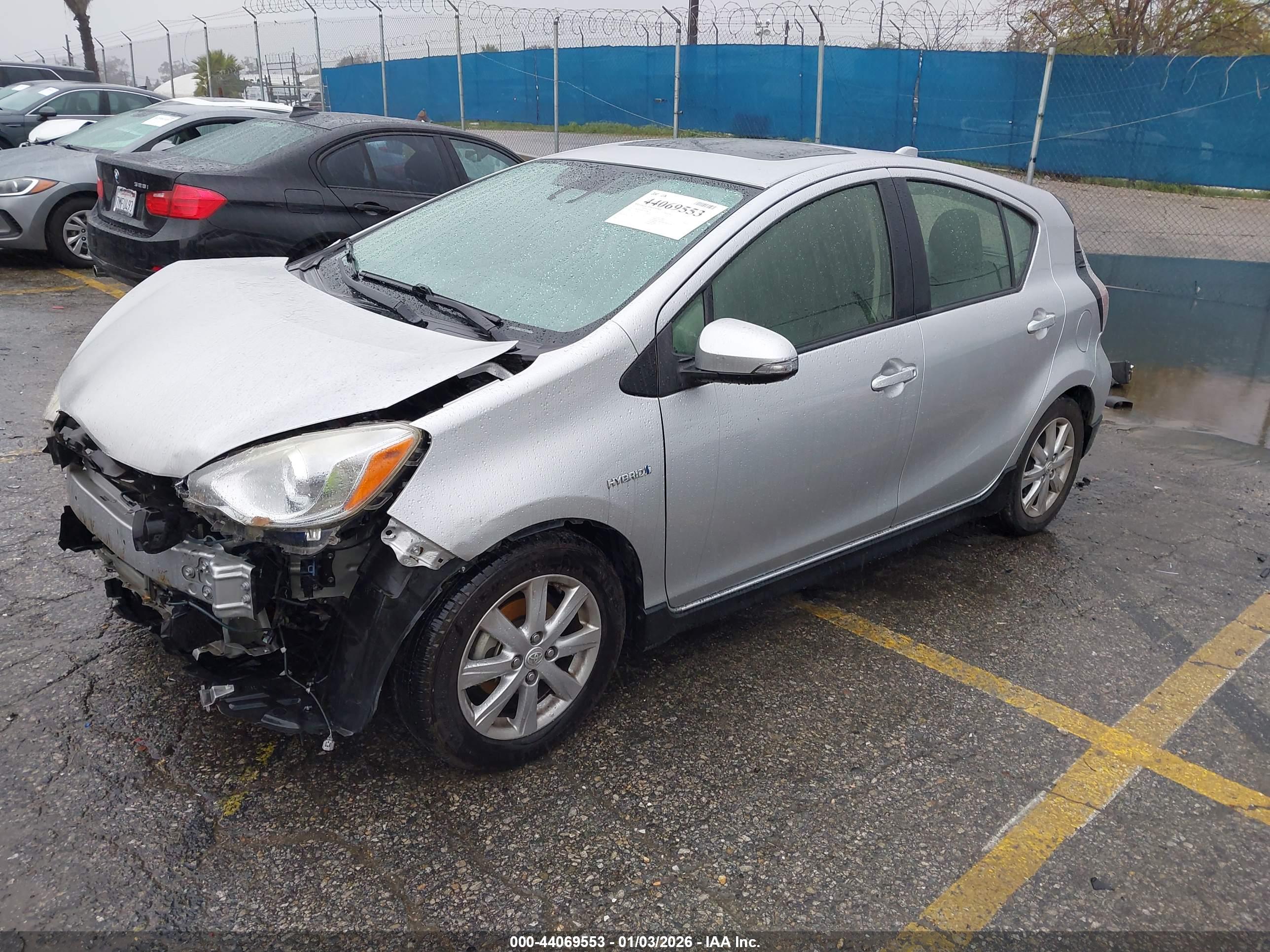 TOYOTA PRIUS image 2
