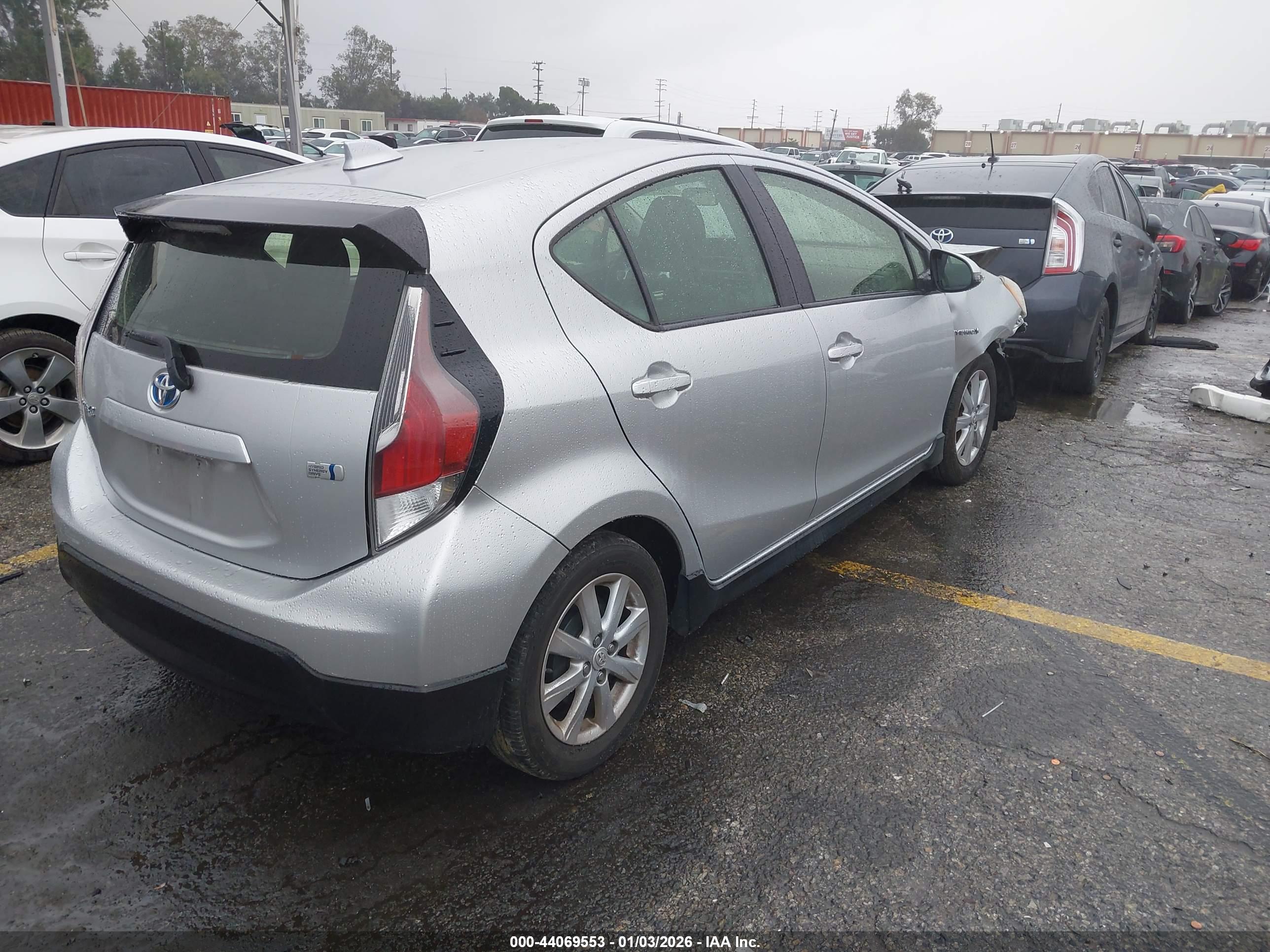 TOYOTA PRIUS image 4