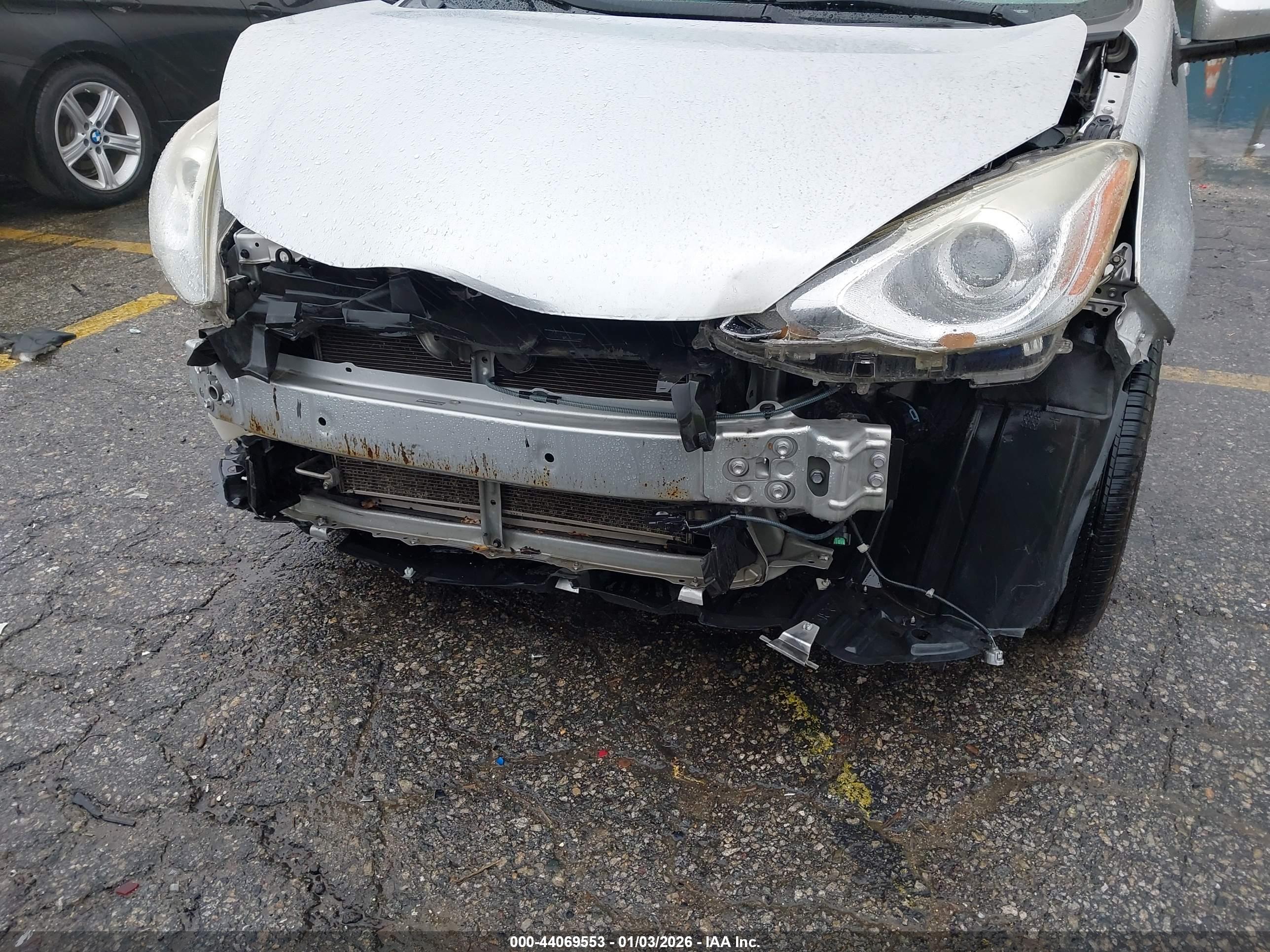 TOYOTA PRIUS image 6