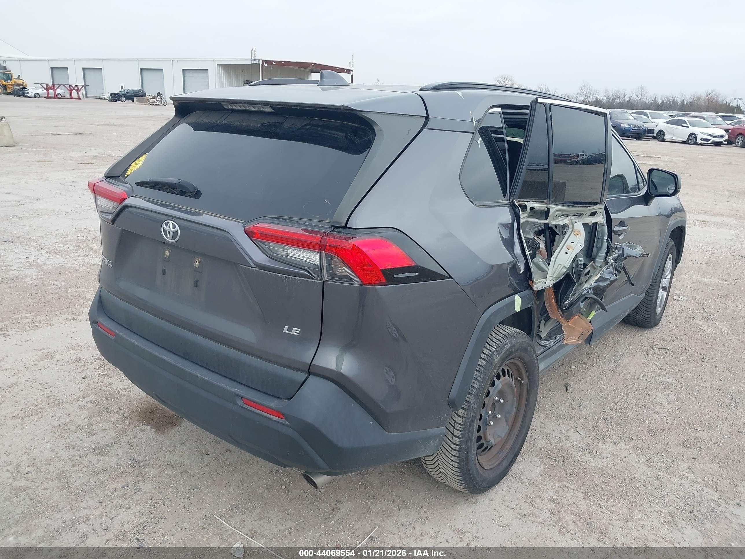 TOYOTA RAV4 image 4