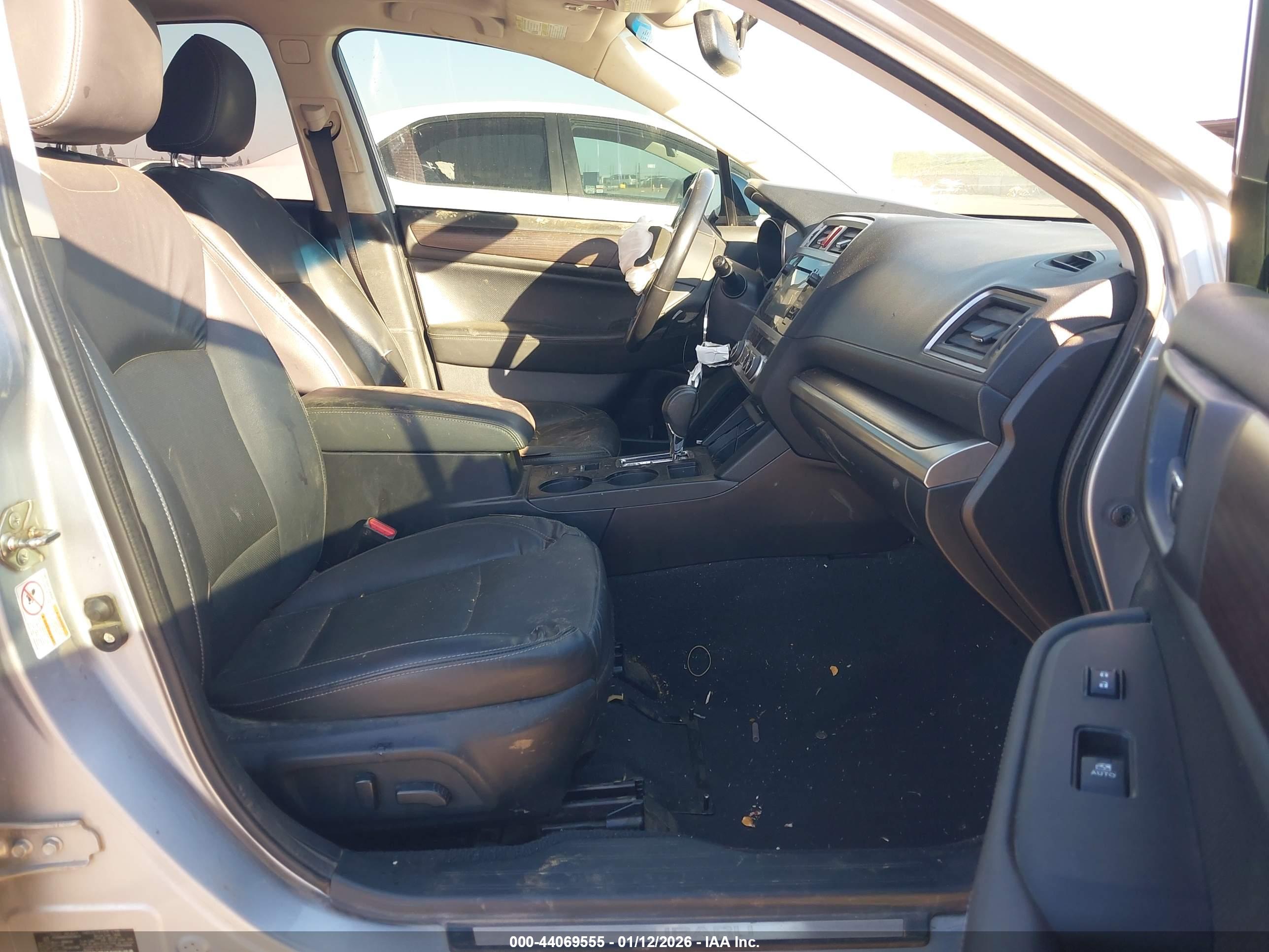 SUBARU LEGACY image 5