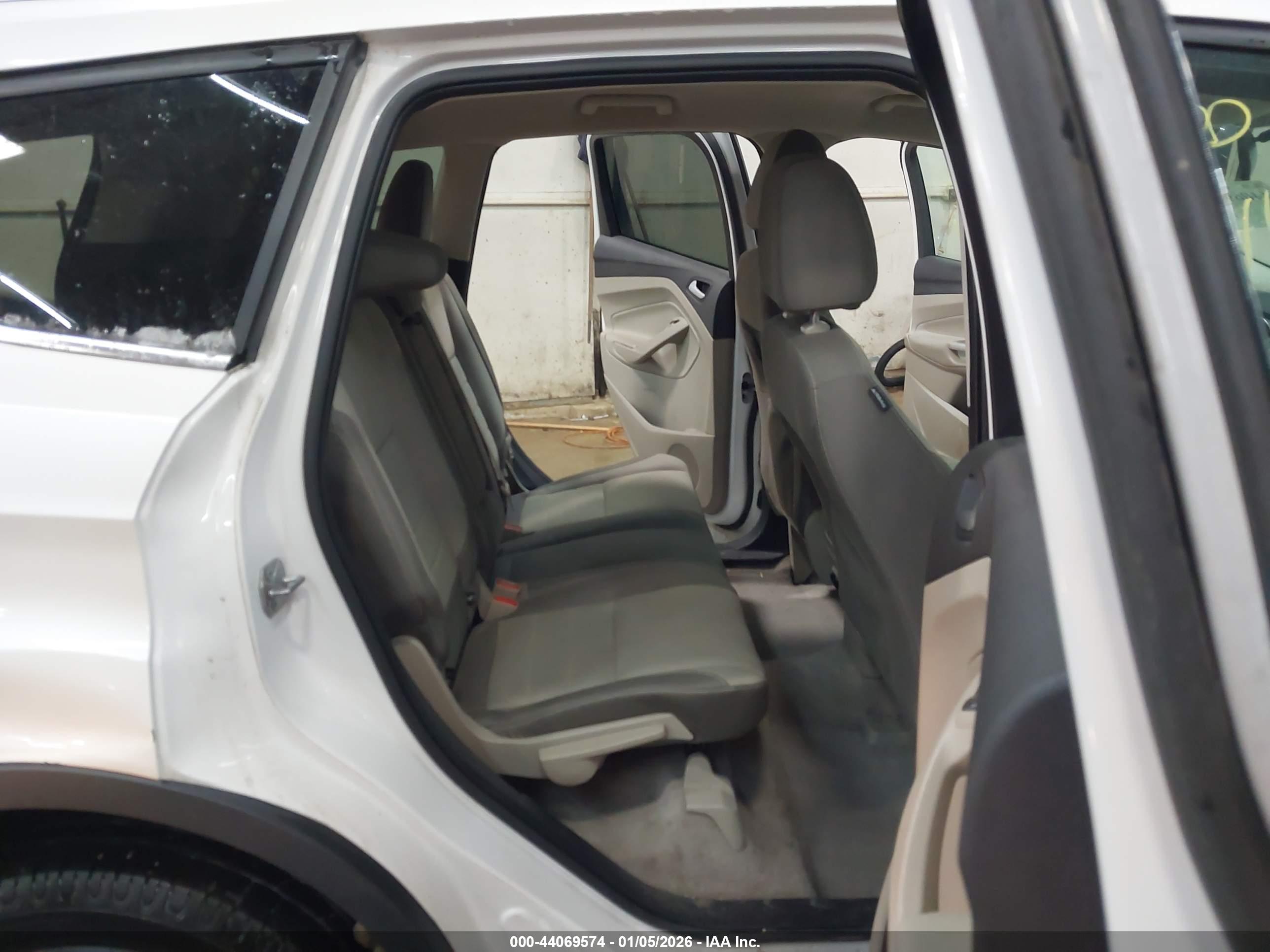 FORD ESCAPE image 8