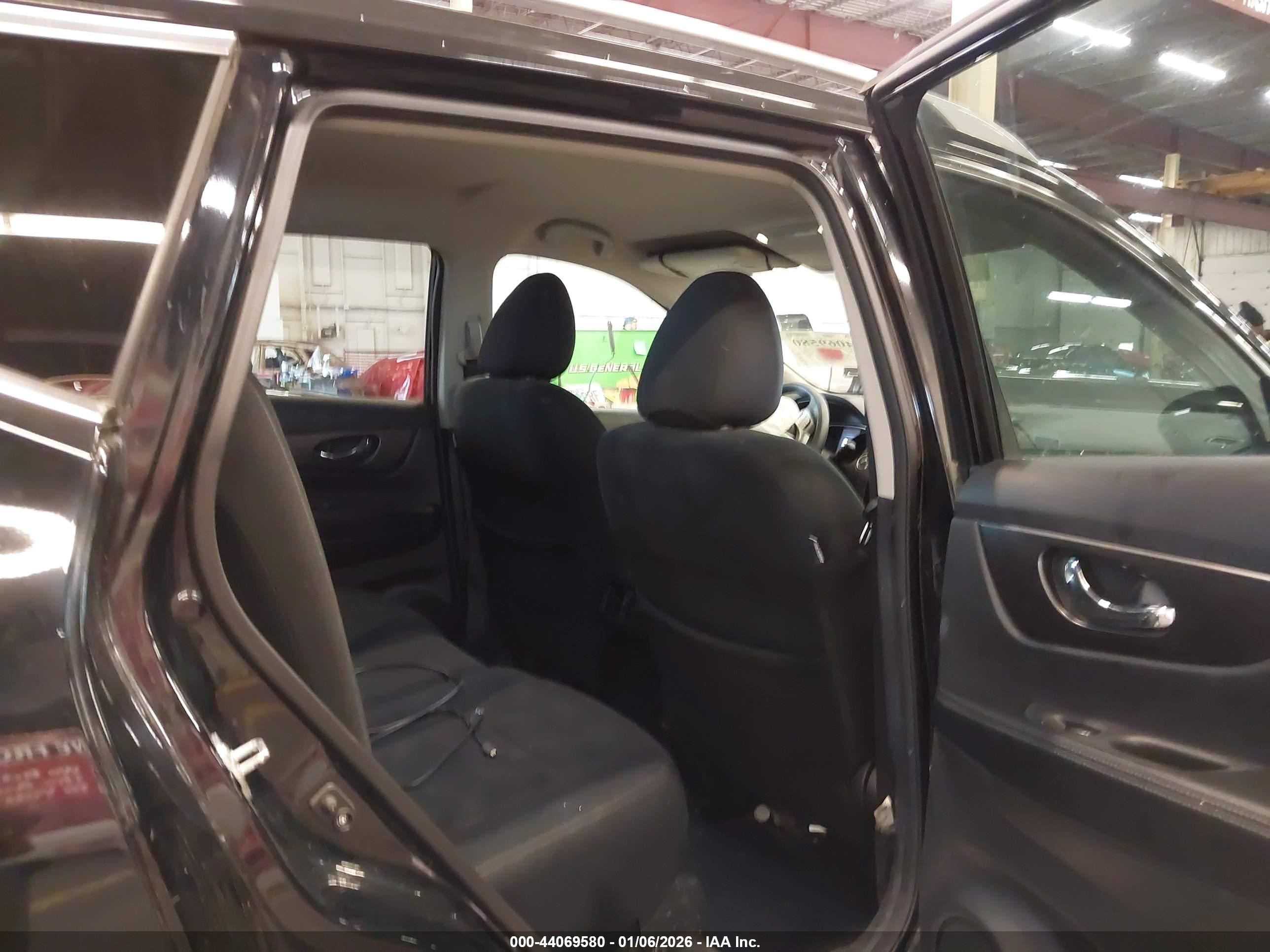 NISSAN ROGUE image 8