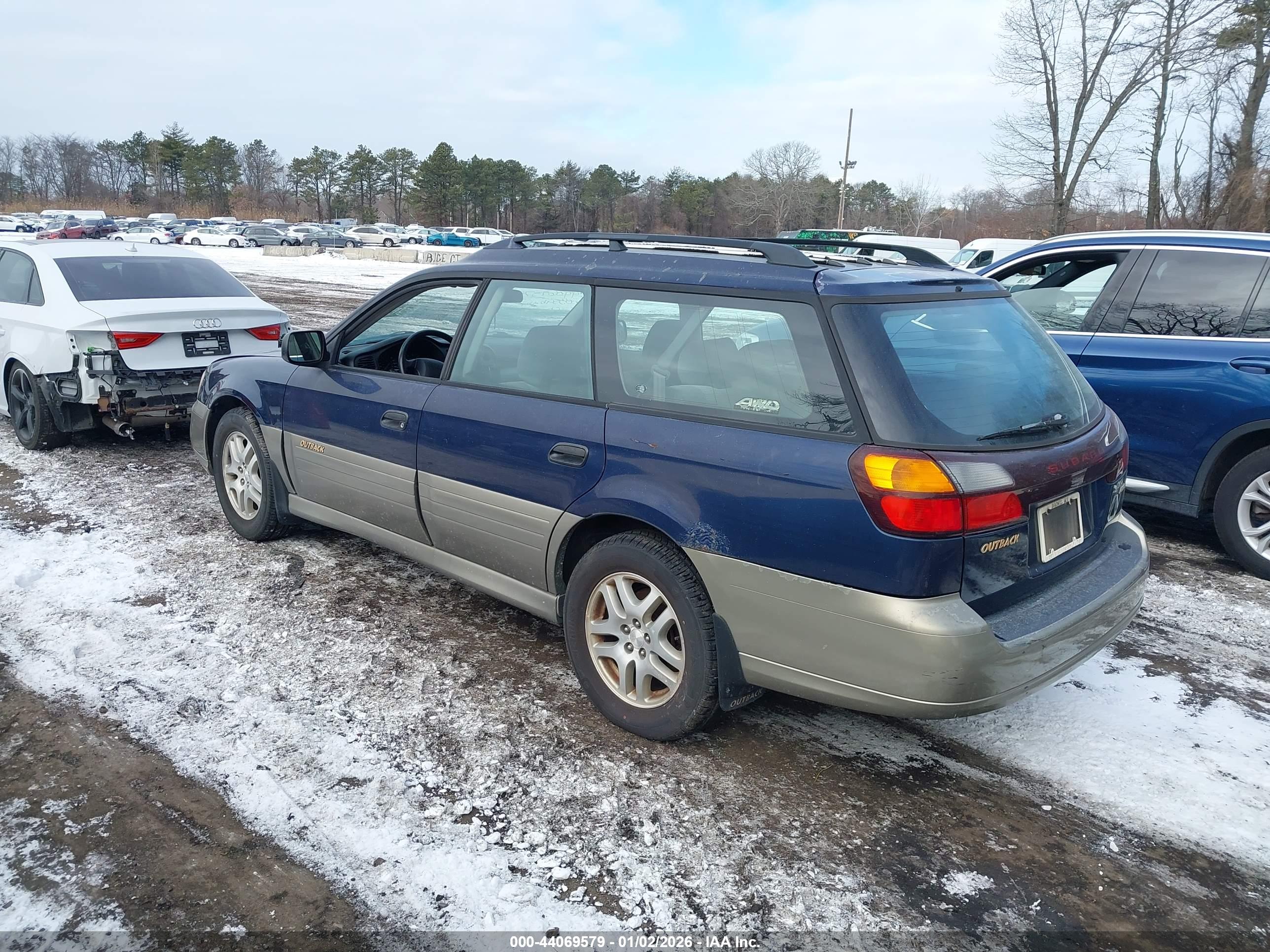 SUBARU OUTBACK image 3