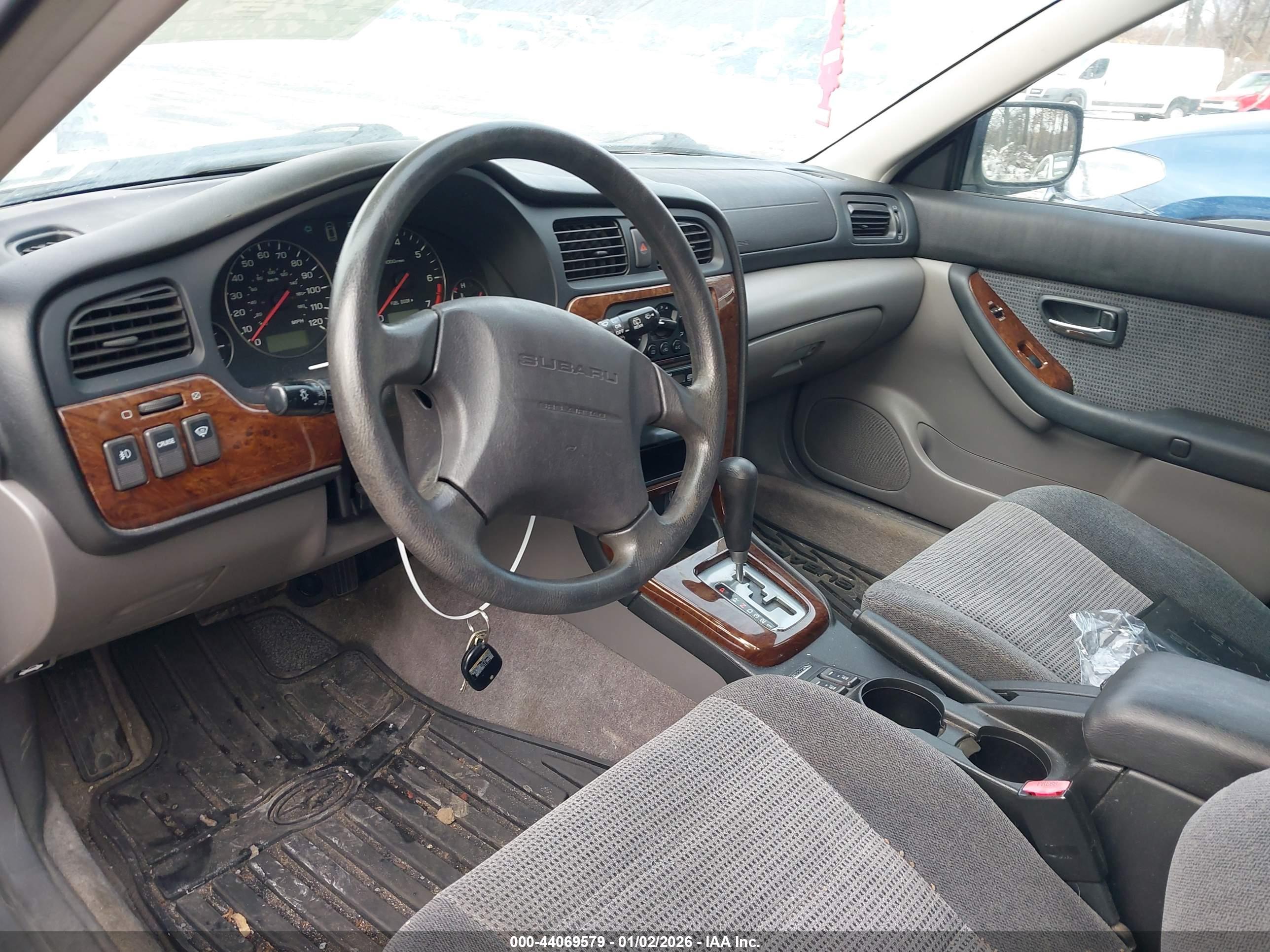 SUBARU OUTBACK image 5