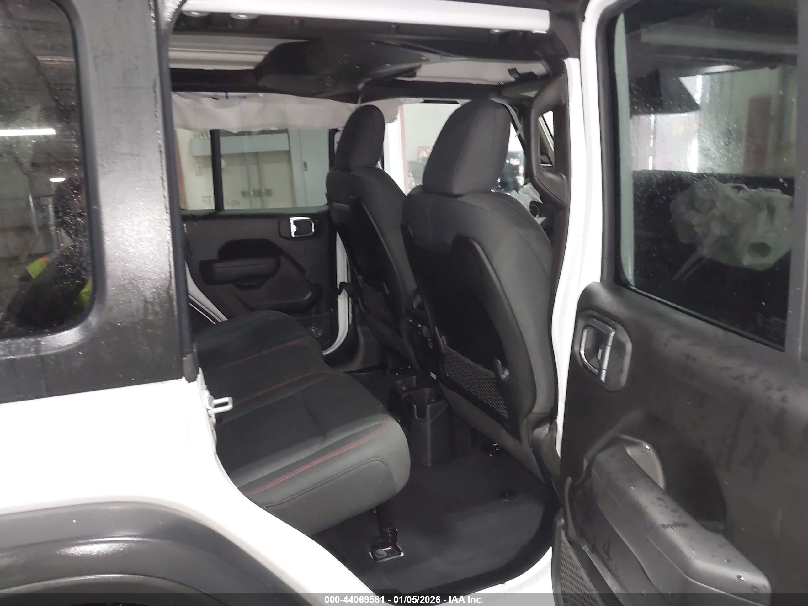 JEEP WRANGLER image 8