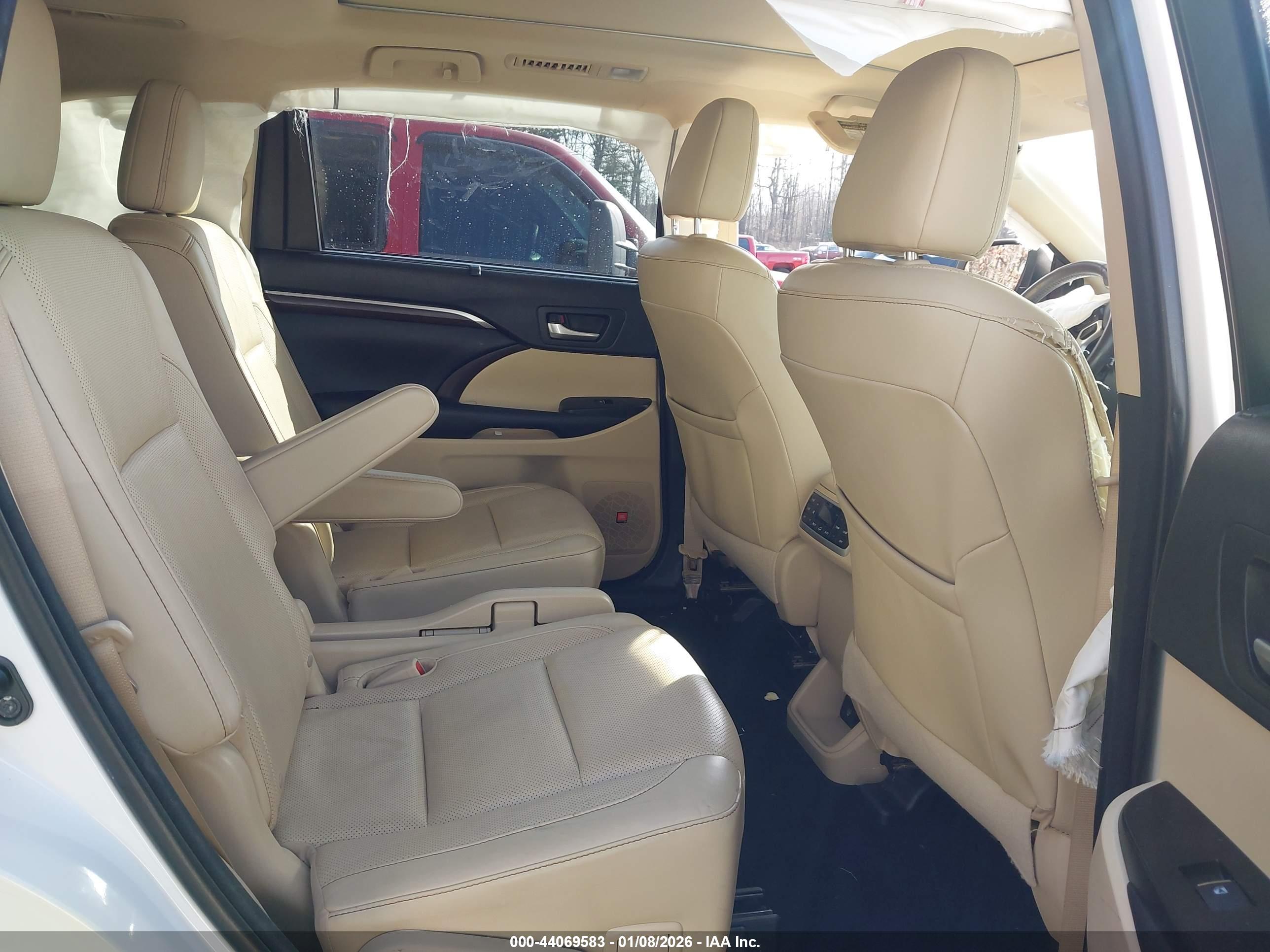TOYOTA HIGHLANDER image 8