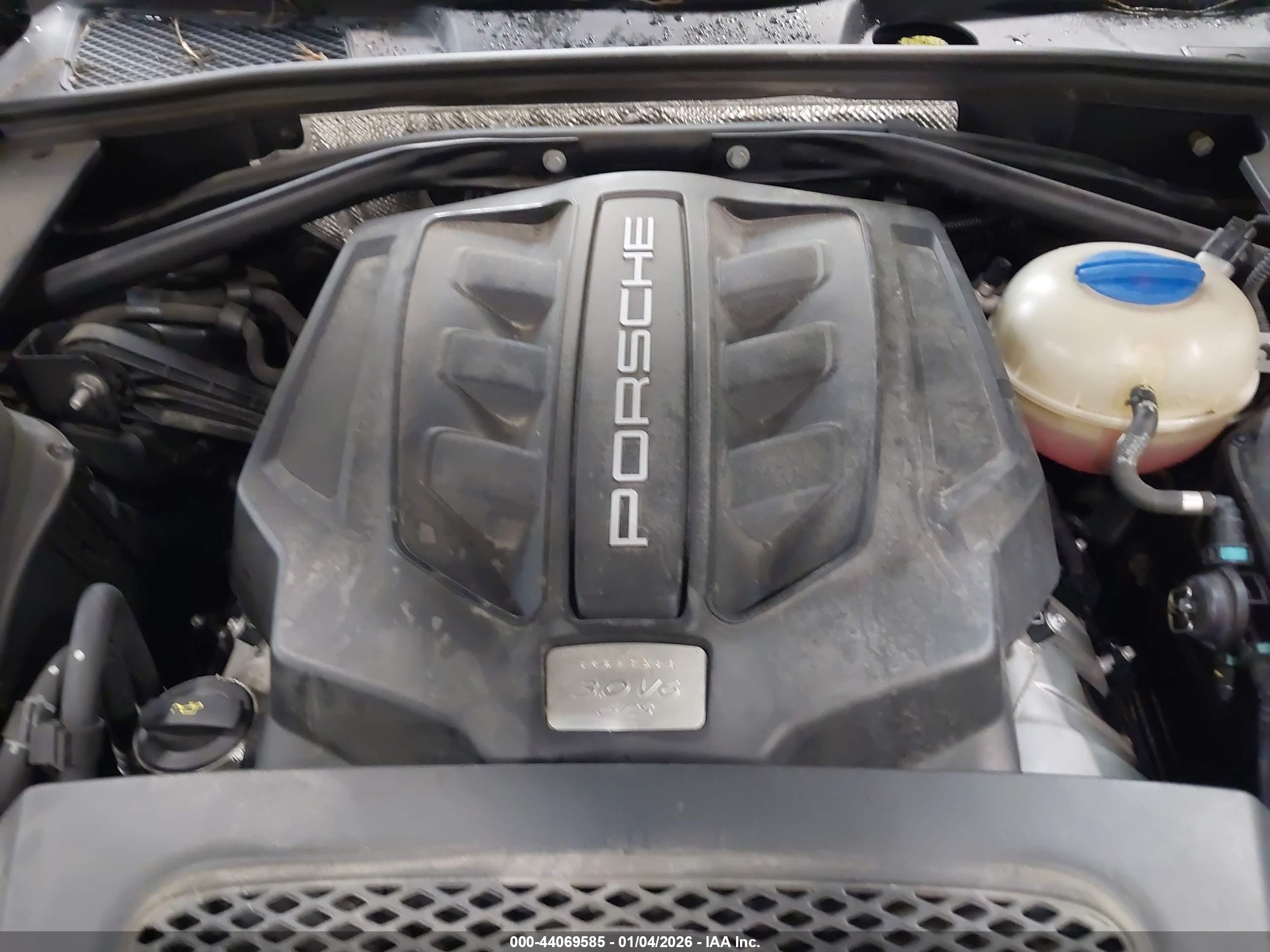 PORSCHE MACAN image 10