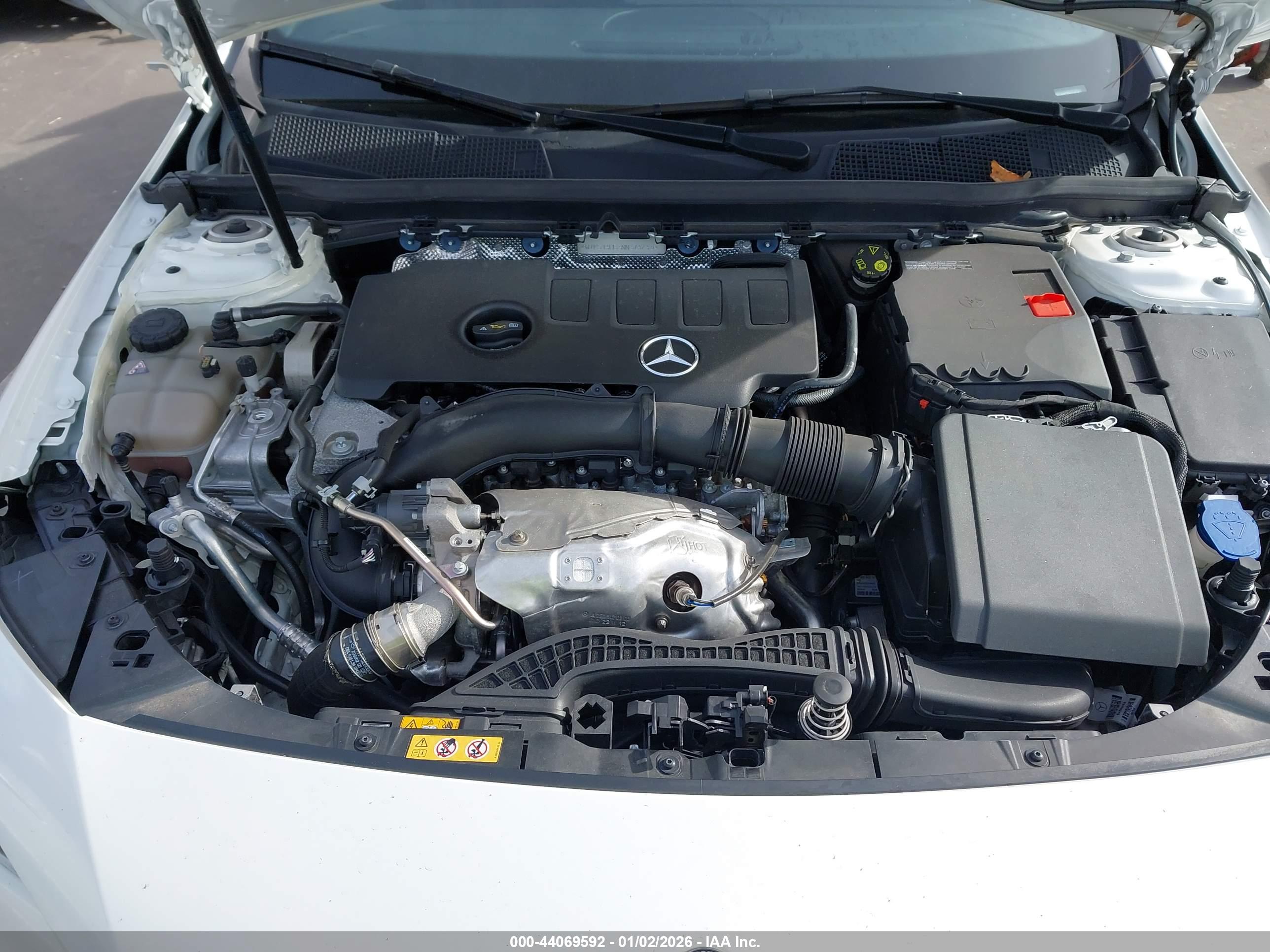MERCEDES-BENZ CLA image 10