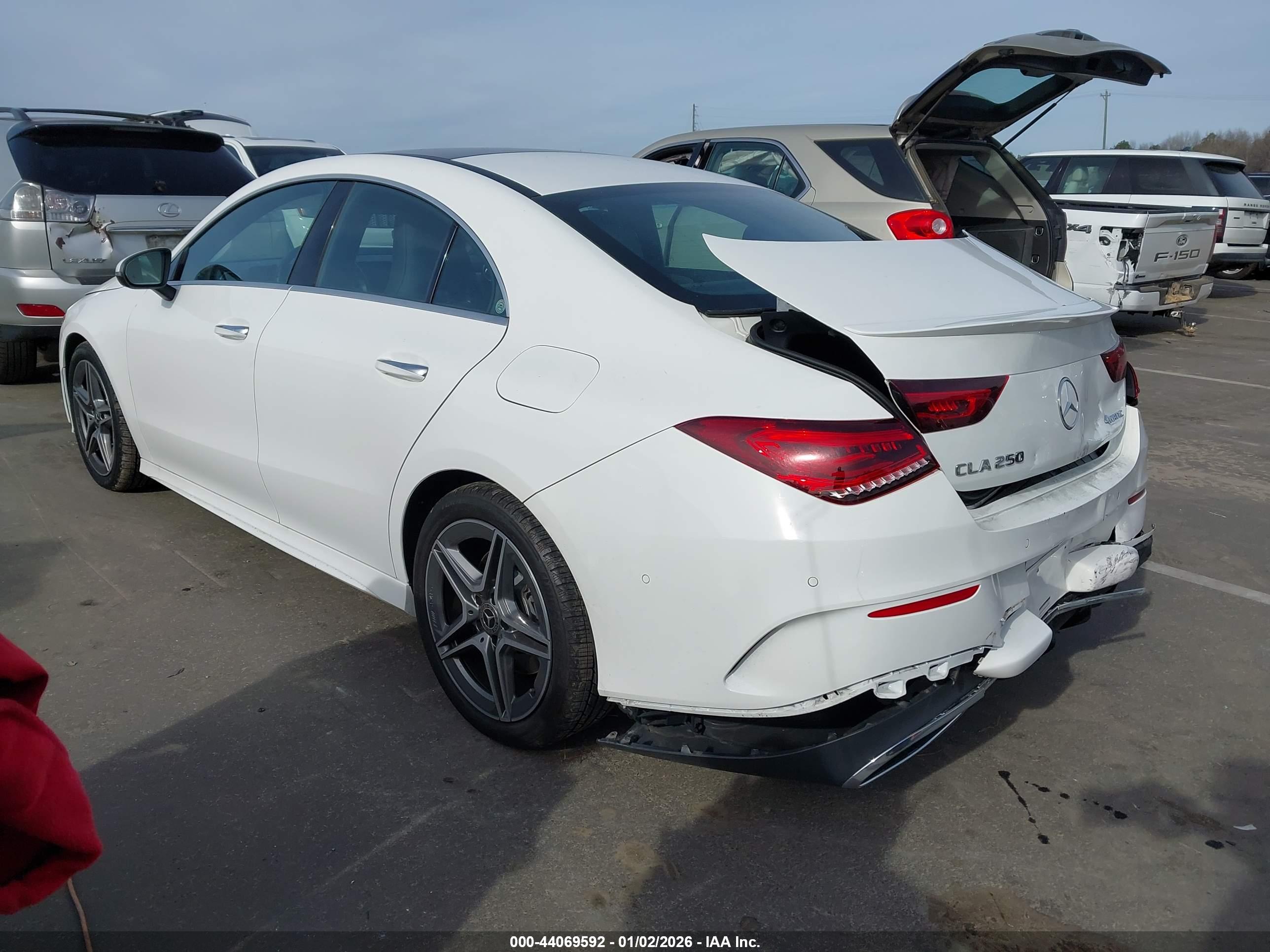 MERCEDES-BENZ CLA image 3