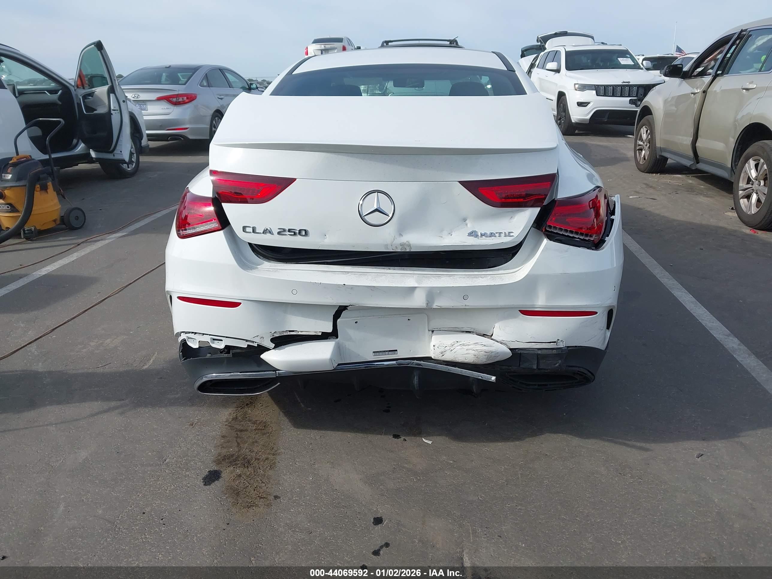 MERCEDES-BENZ CLA image 6