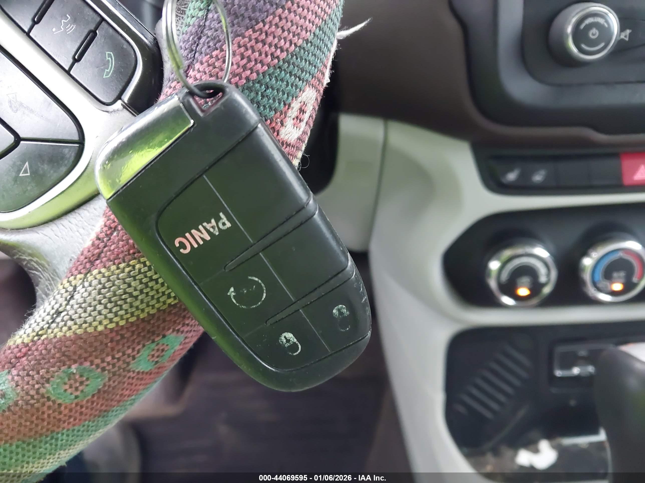 JEEP RENEGADE image 11