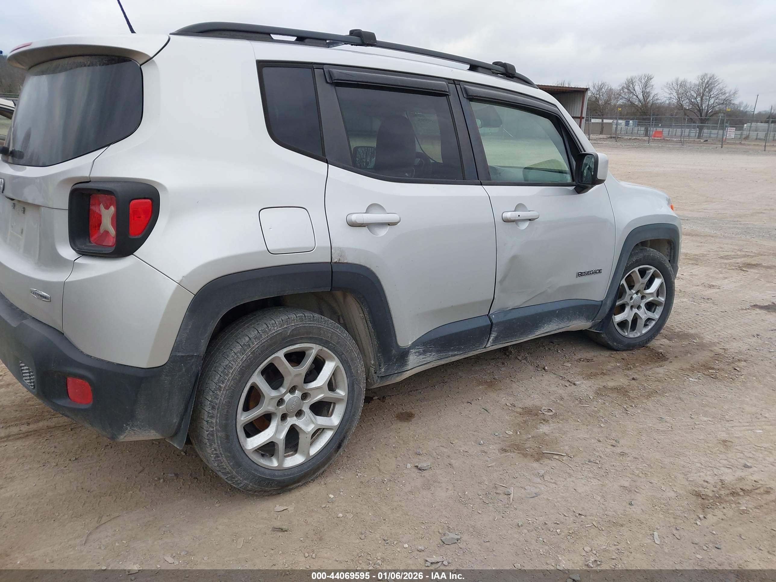 JEEP RENEGADE image 4