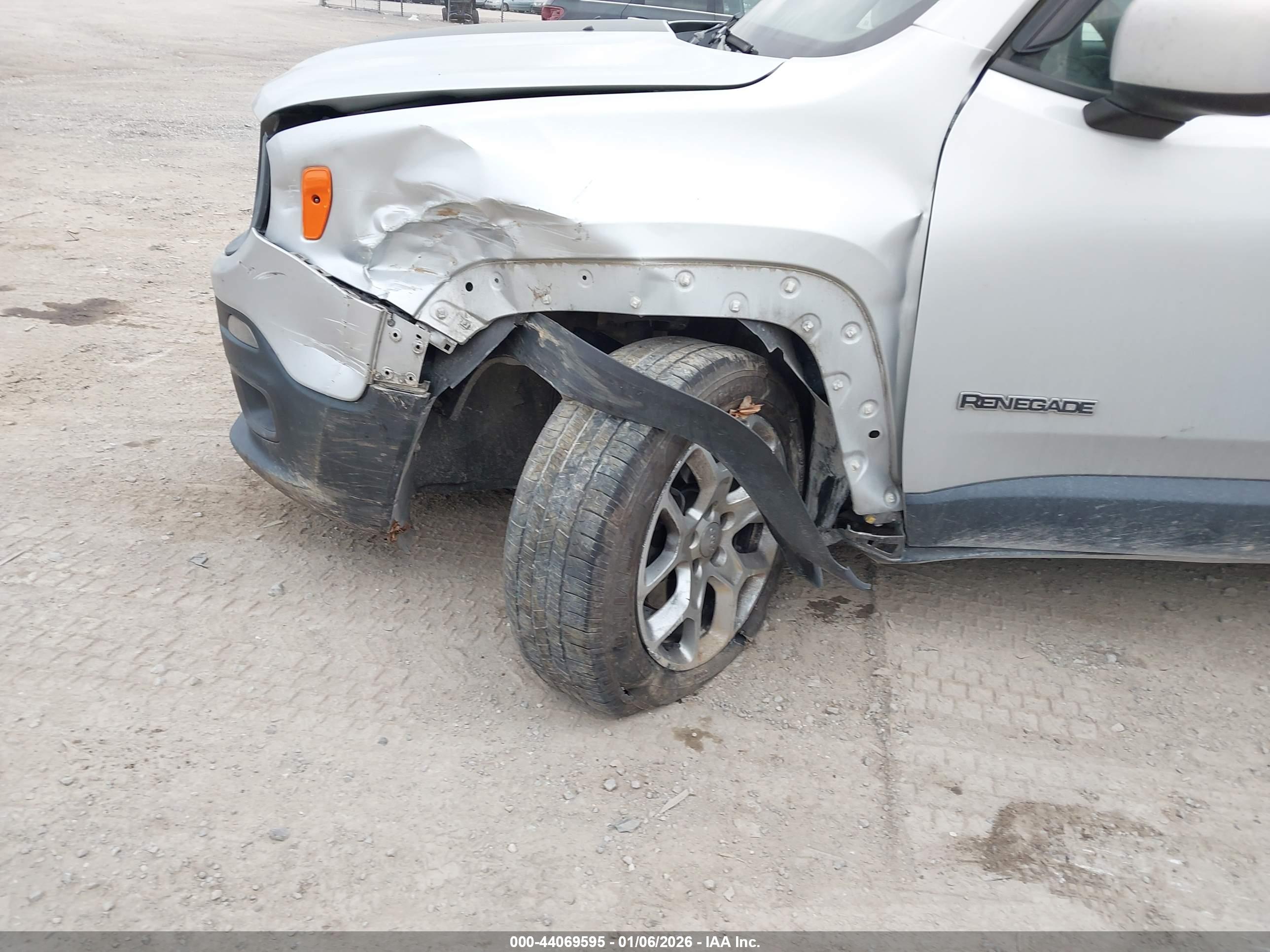 JEEP RENEGADE image 6