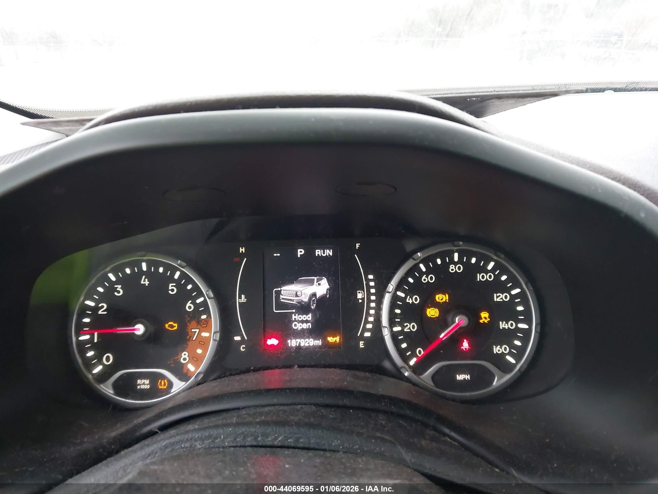 JEEP RENEGADE image 7