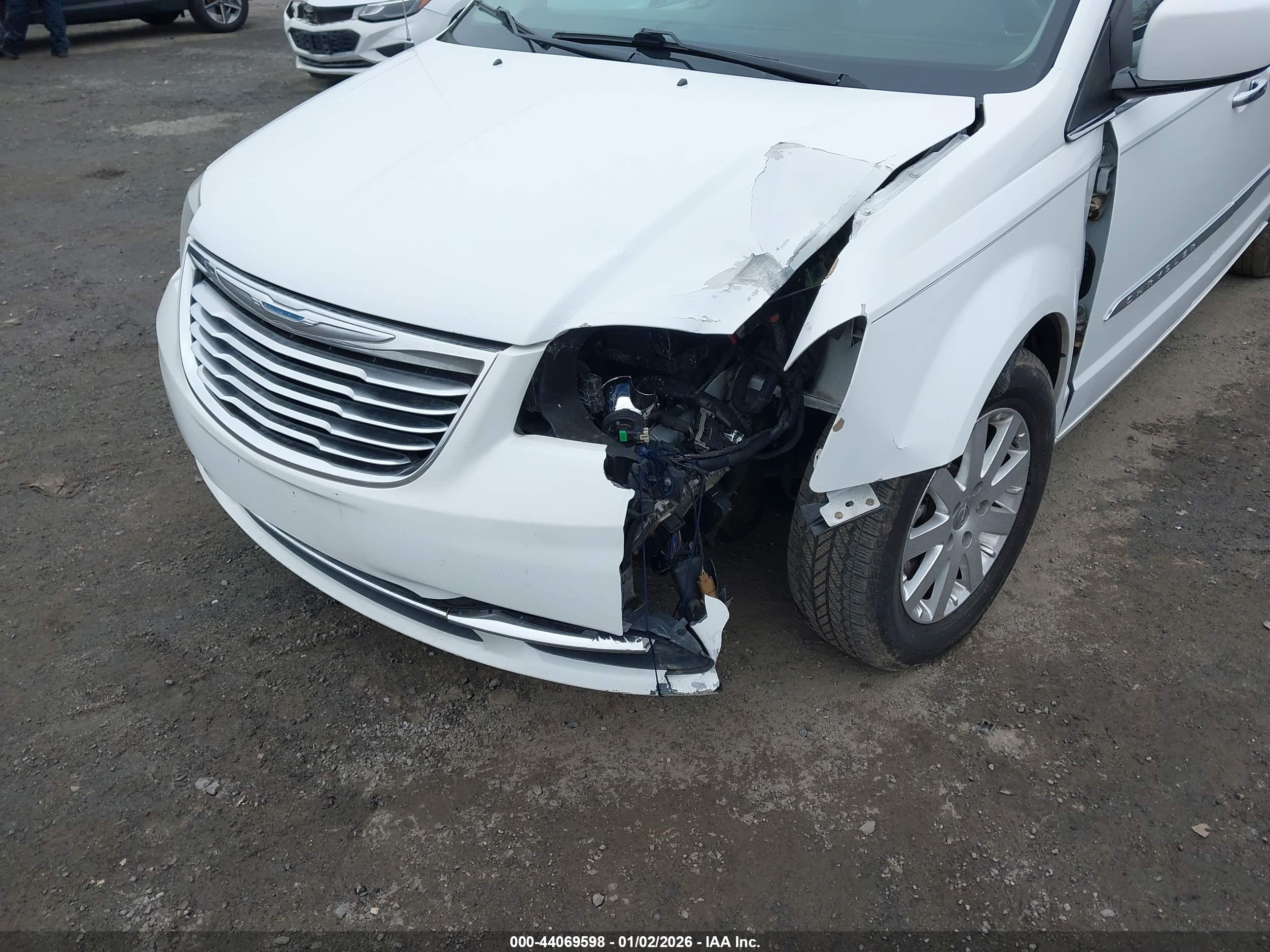 CHRYSLER TOWN image 6