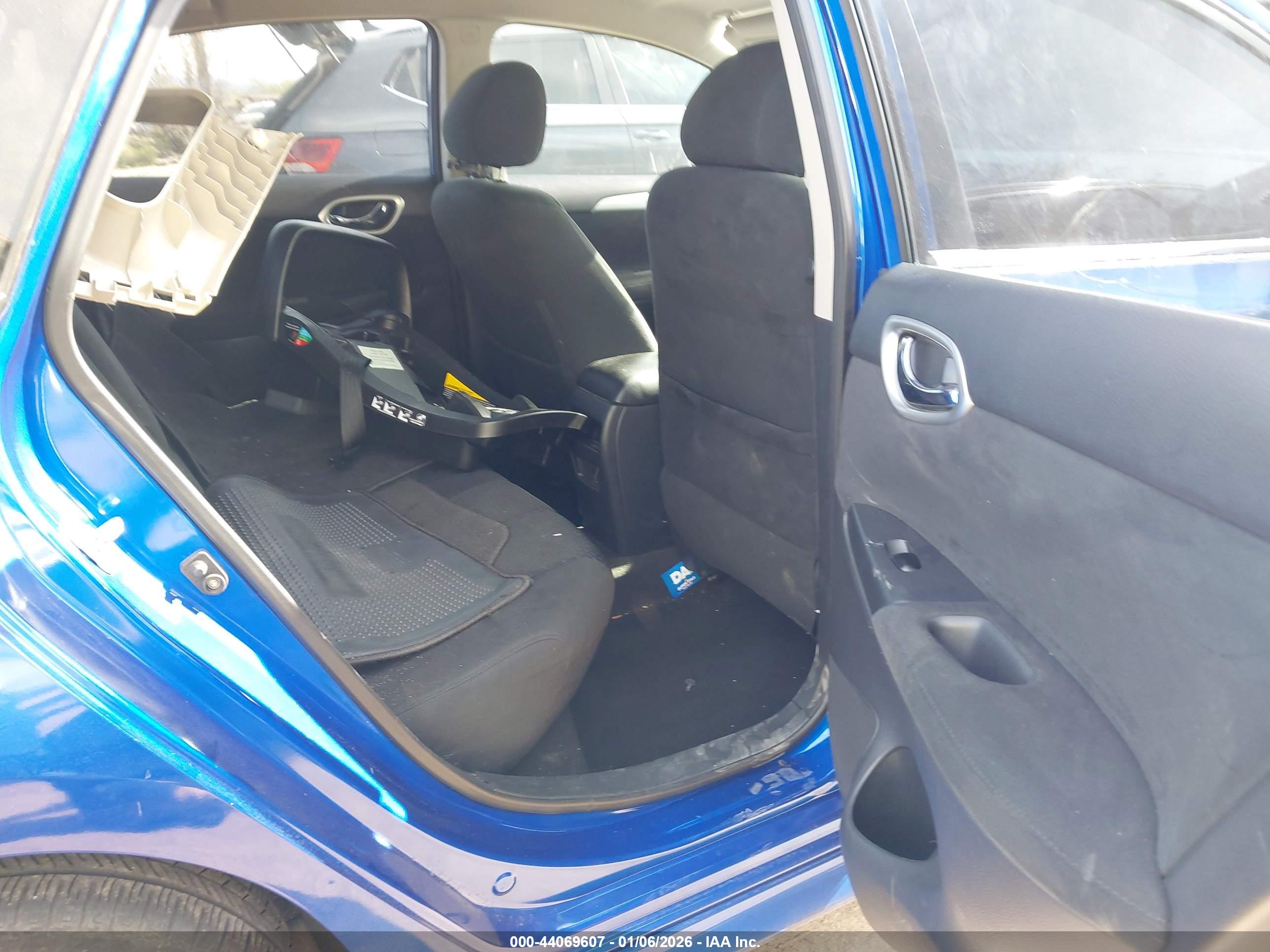 NISSAN SENTRA image 8