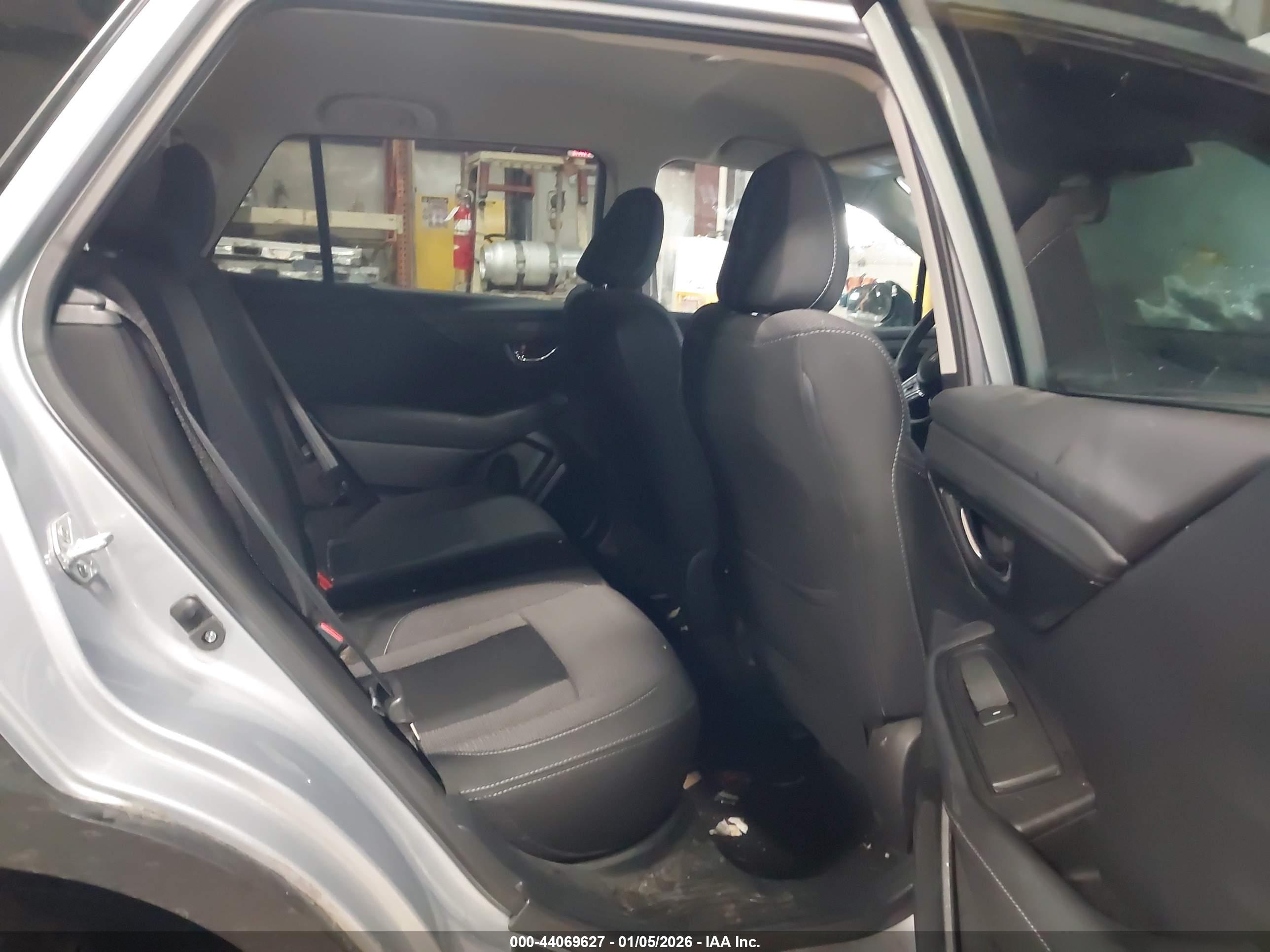 SUBARU OUTBACK image 8