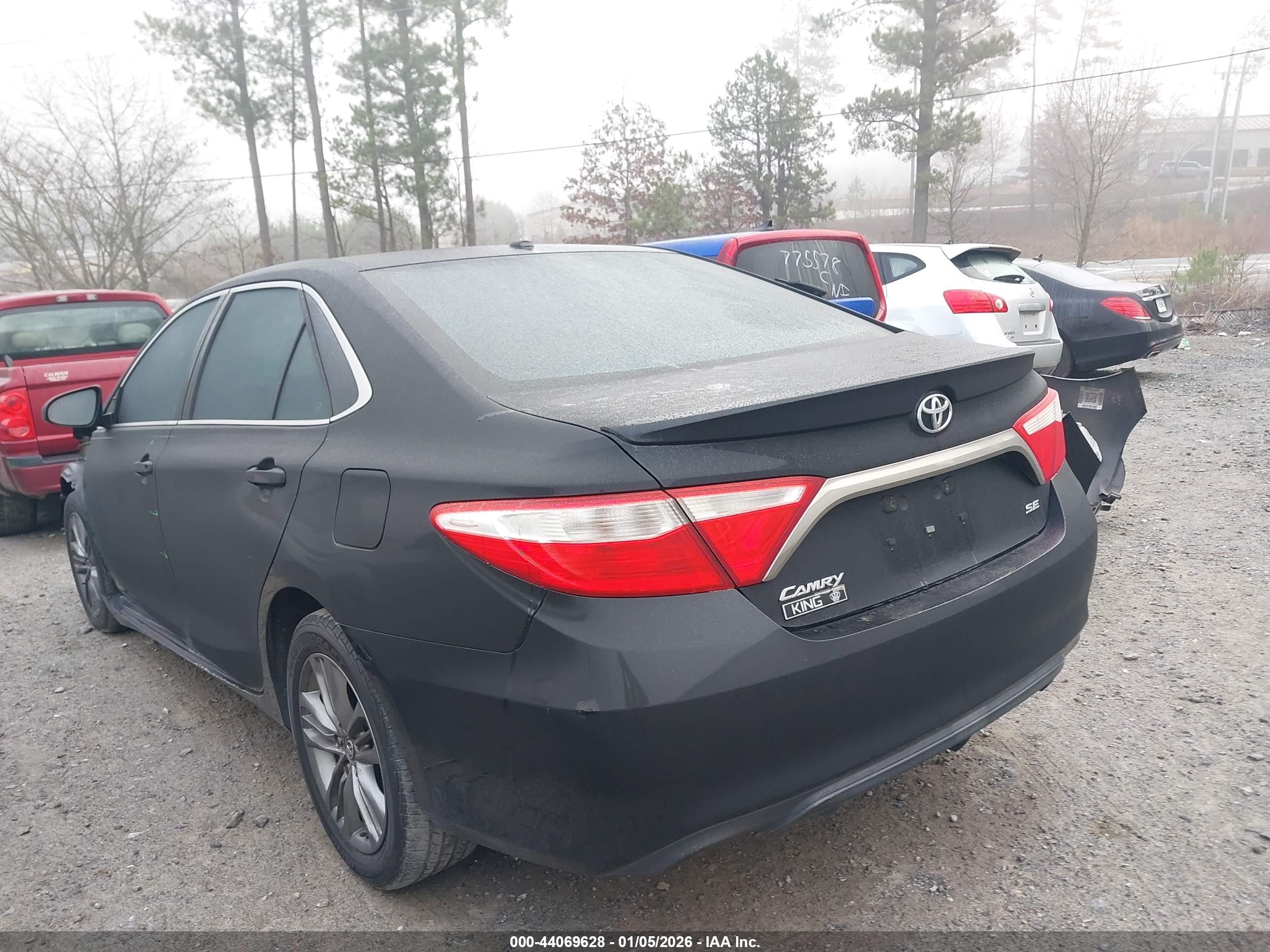 TOYOTA CAMRY image 3
