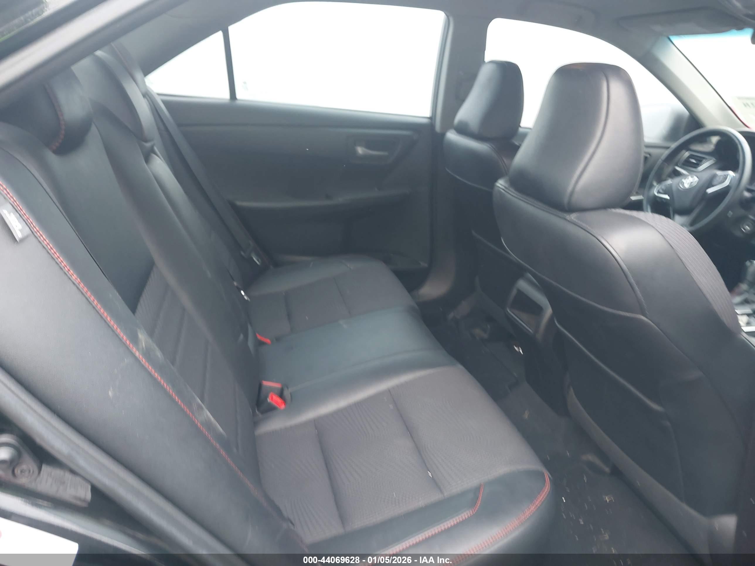 TOYOTA CAMRY image 8