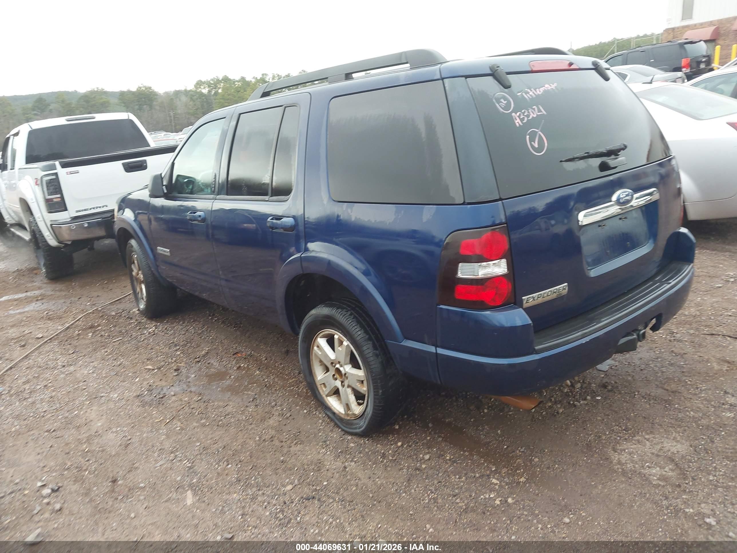 FORD EXPLORER image 3