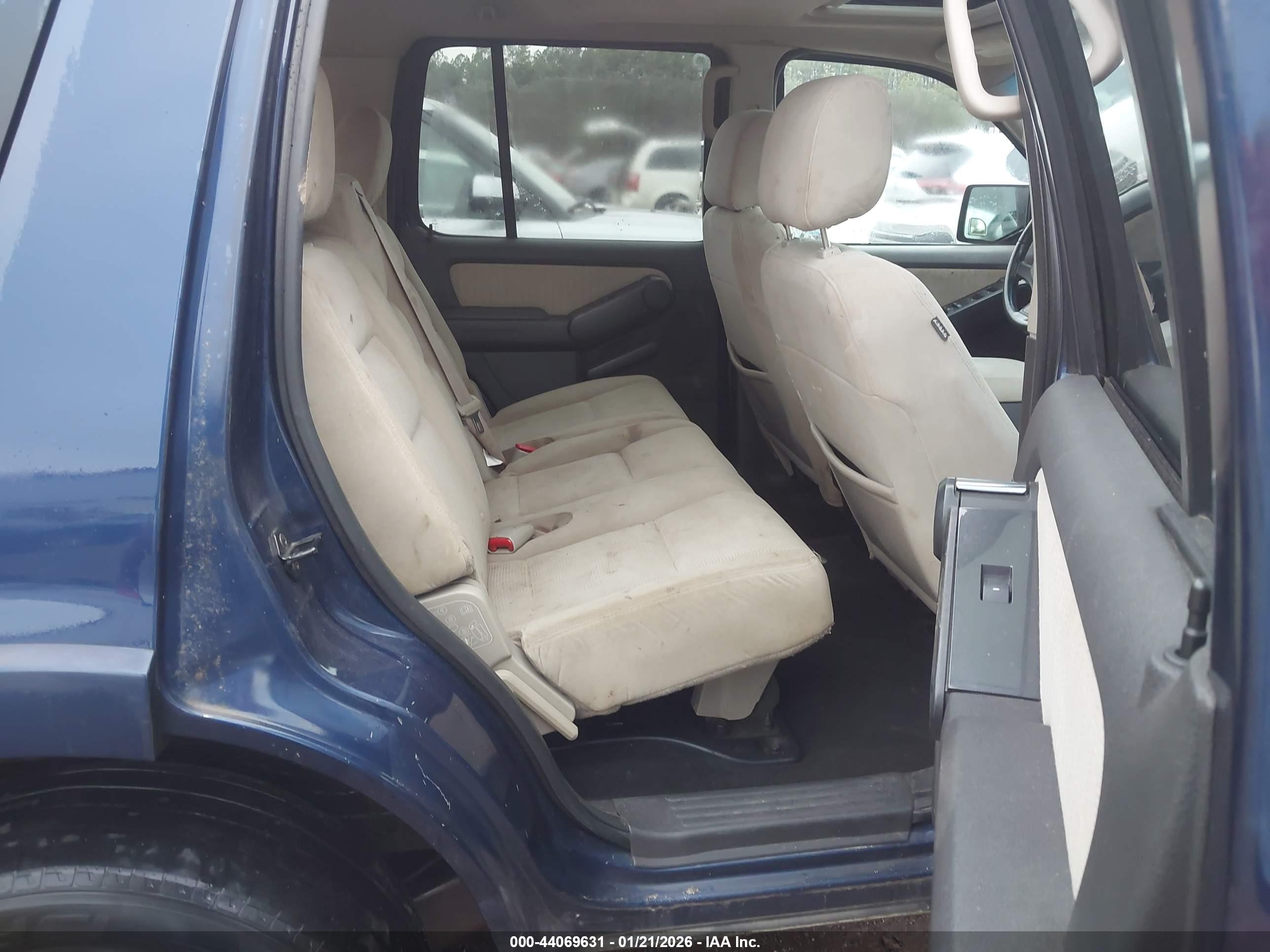 FORD EXPLORER image 8