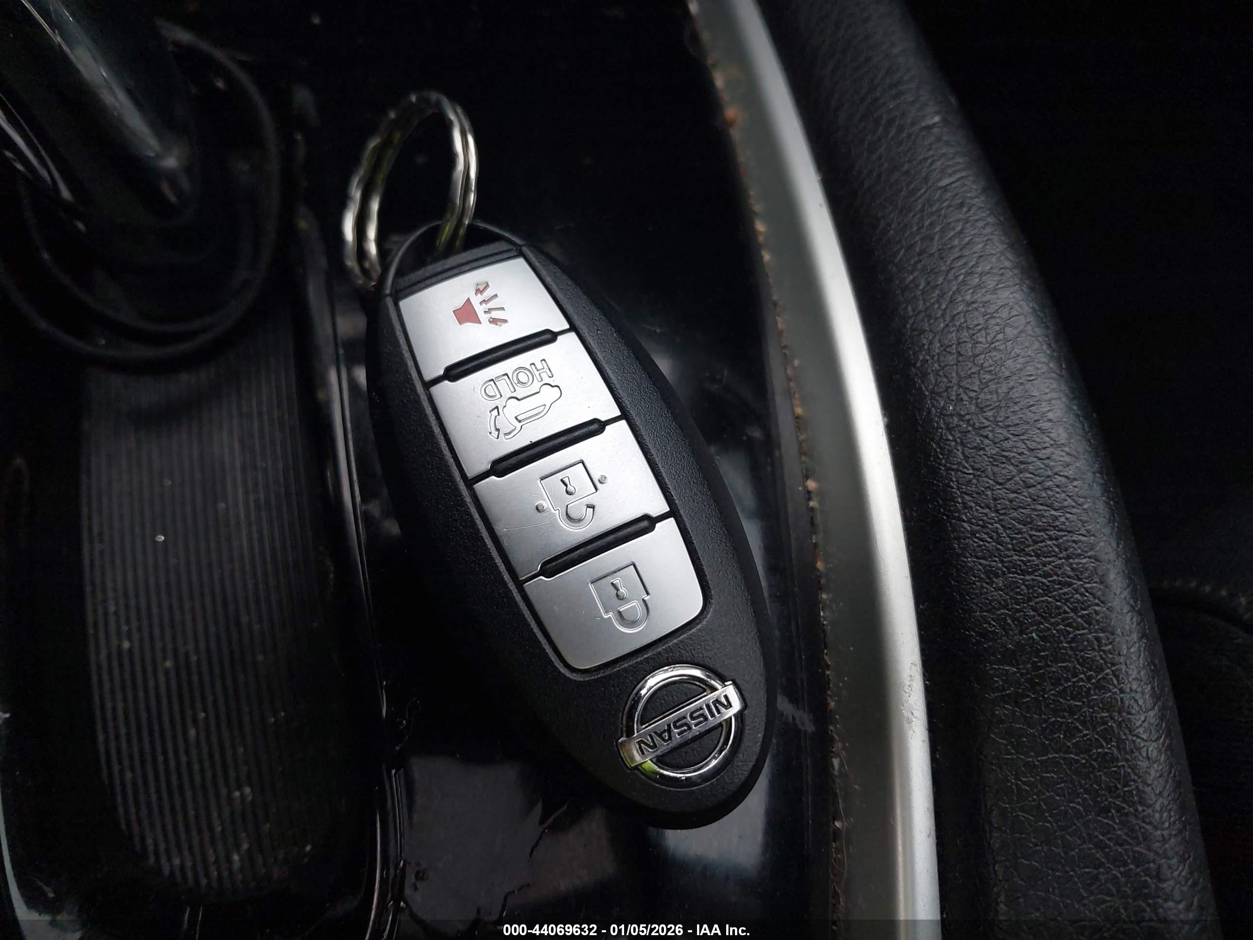 NISSAN ROGUE image 11