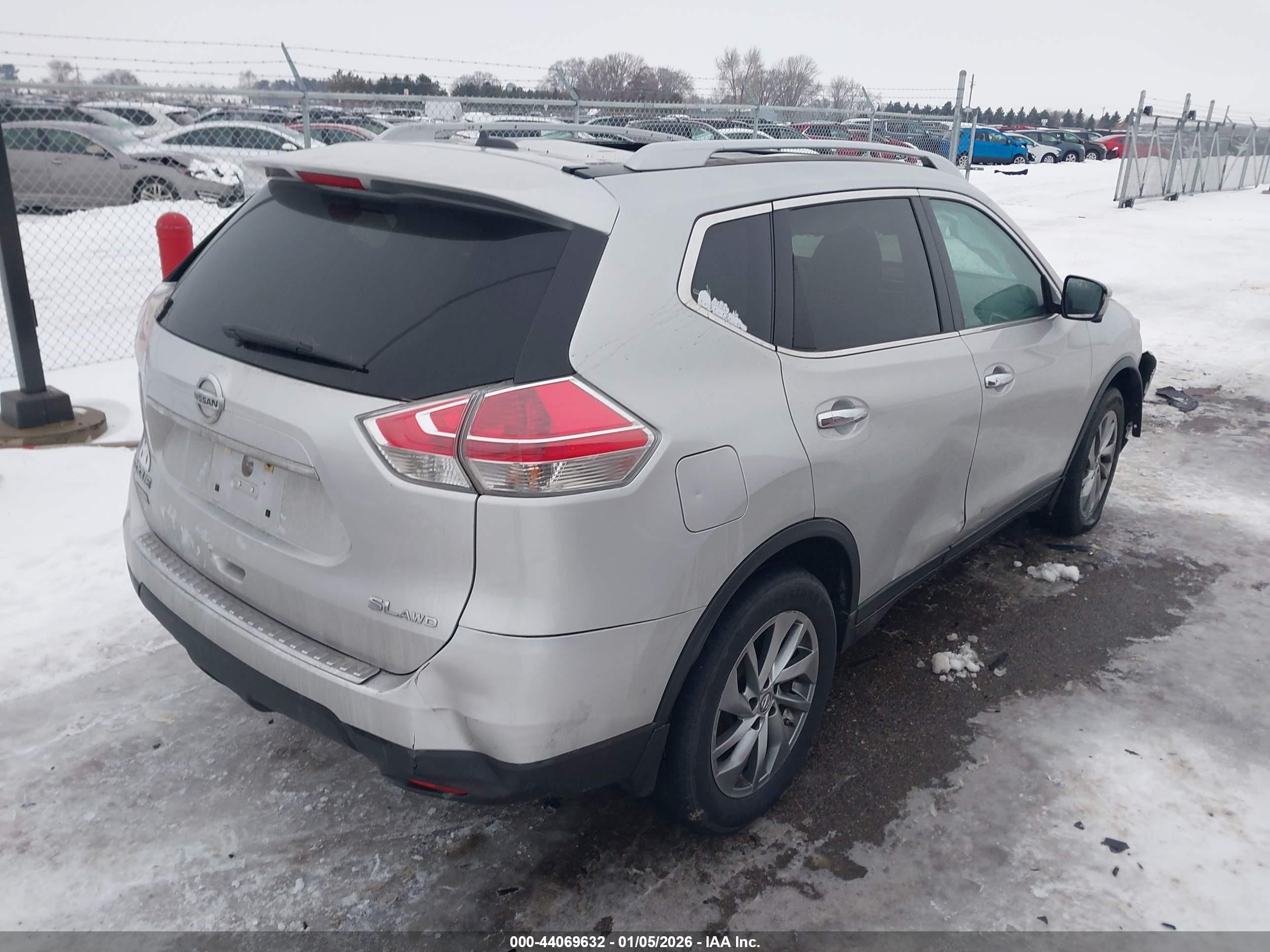 NISSAN ROGUE image 4