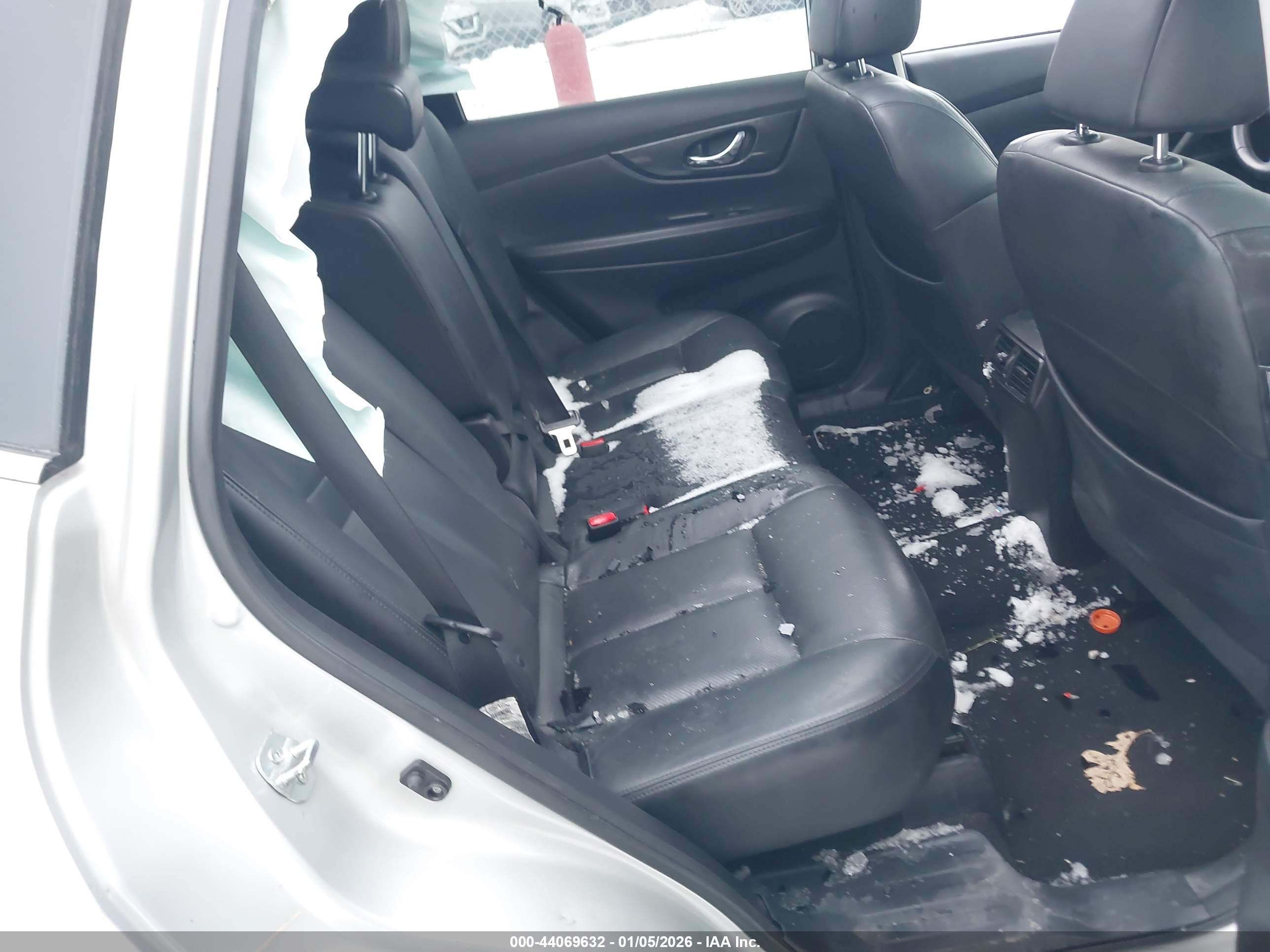 NISSAN ROGUE image 8