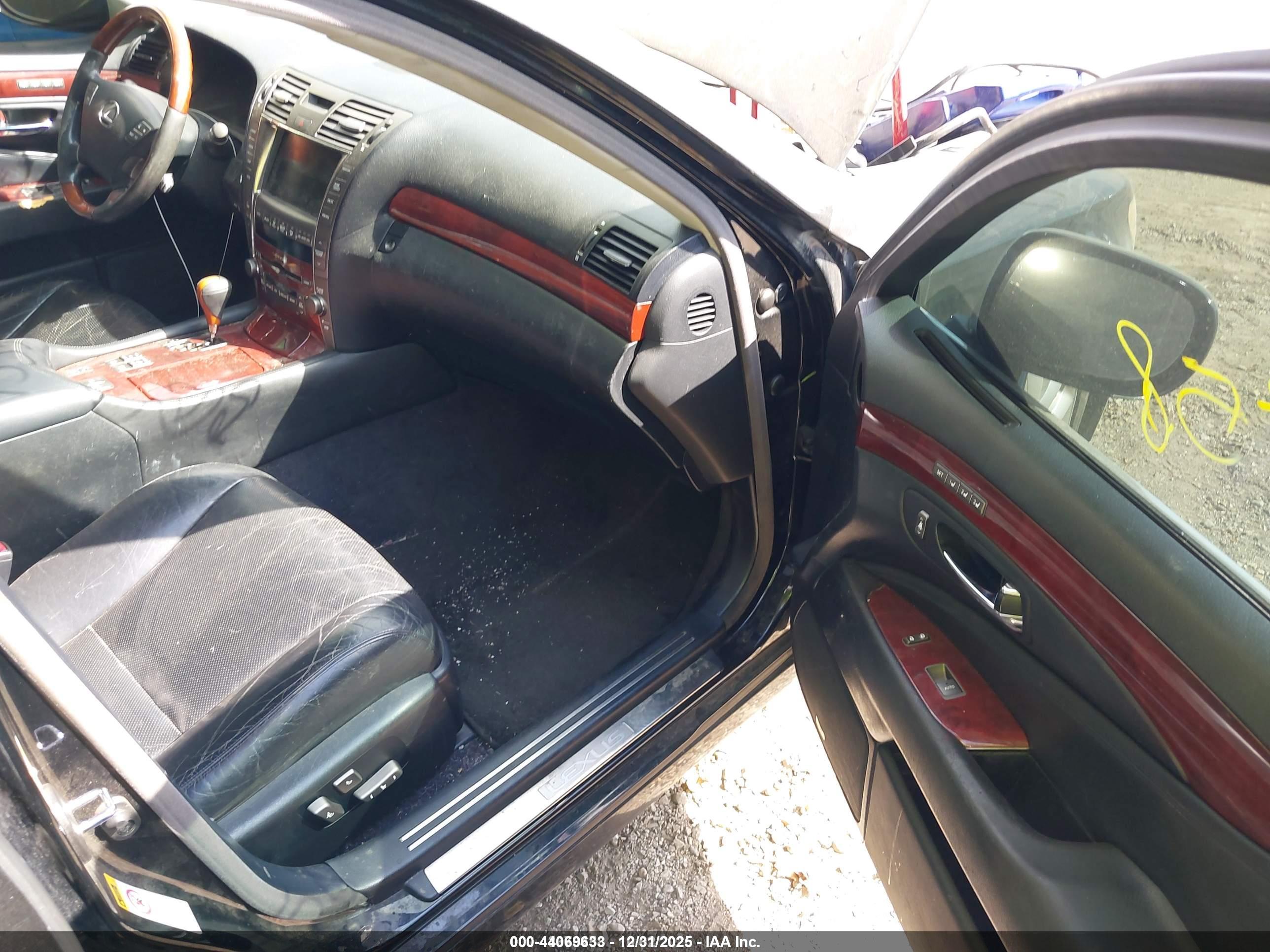 LEXUS LS image 5