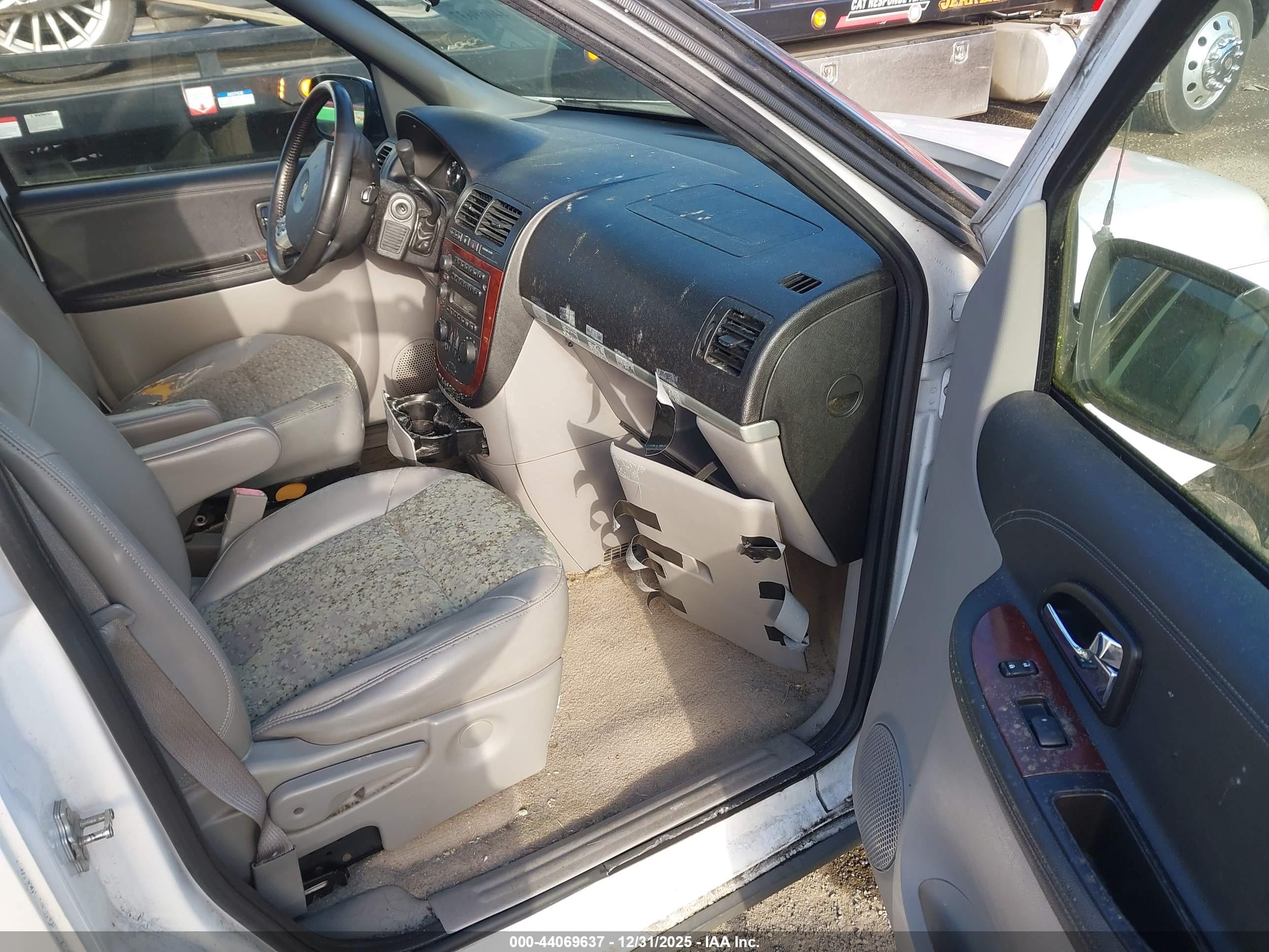 CHEVROLET UPLANDER image 5