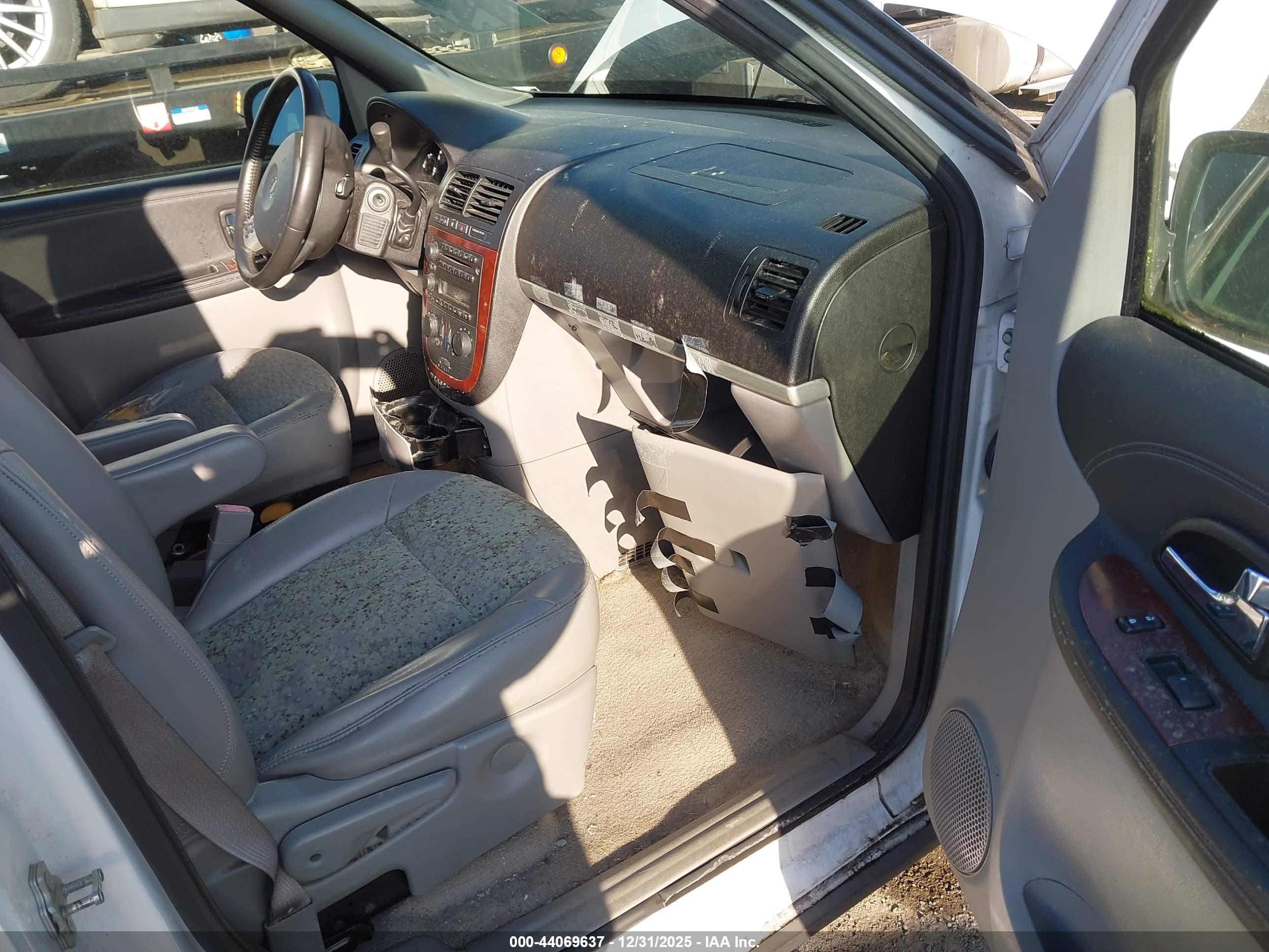 CHEVROLET UPLANDER image 6