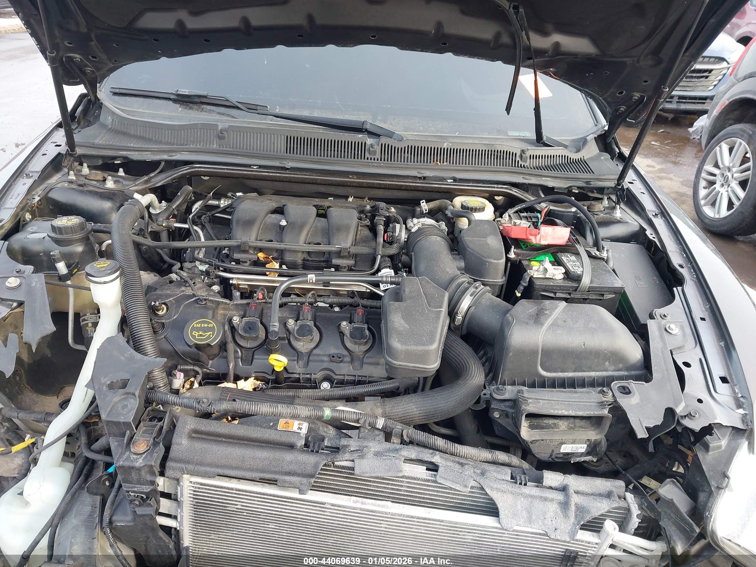 FORD TAURUS image 10