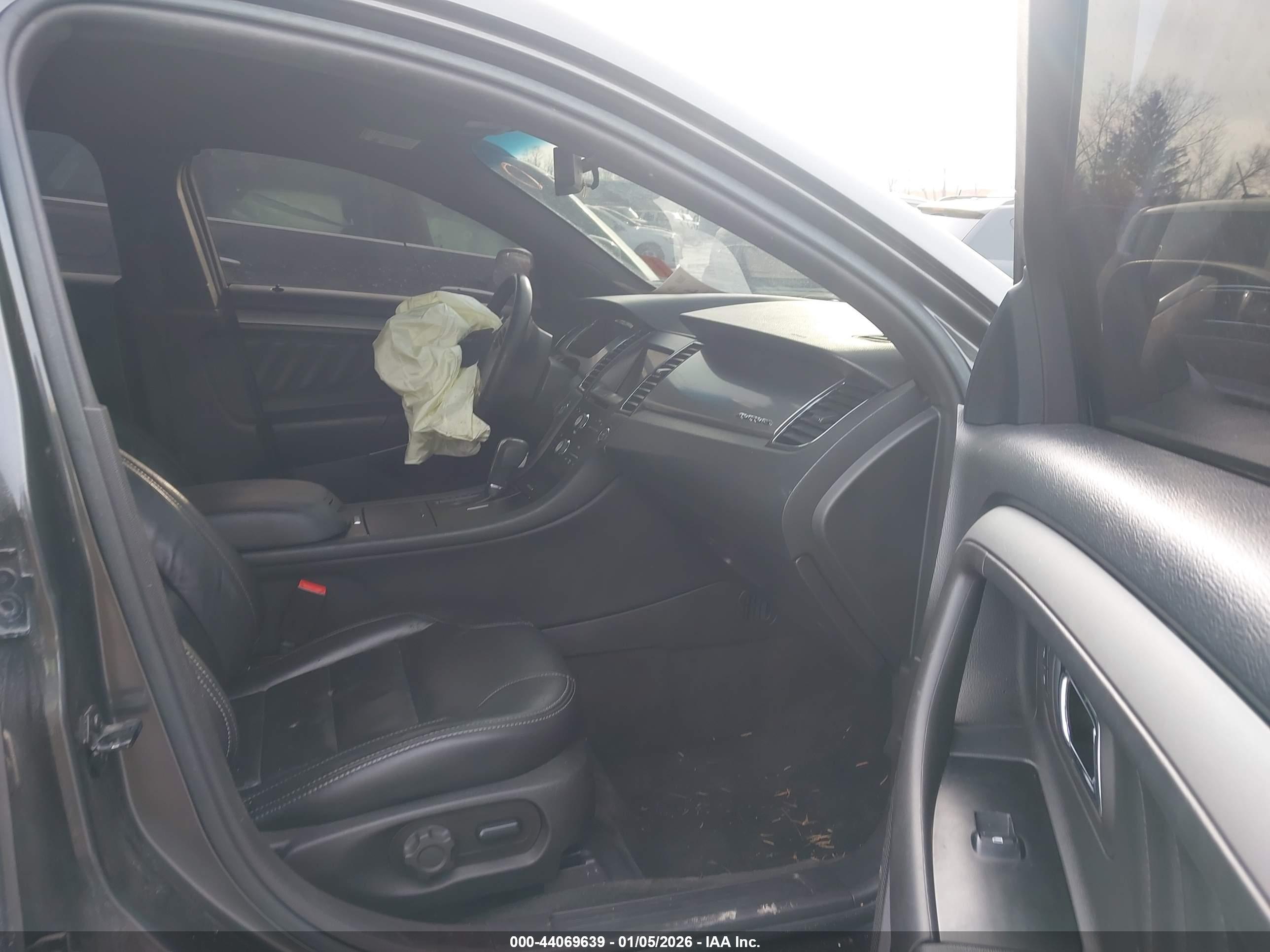 FORD TAURUS image 5