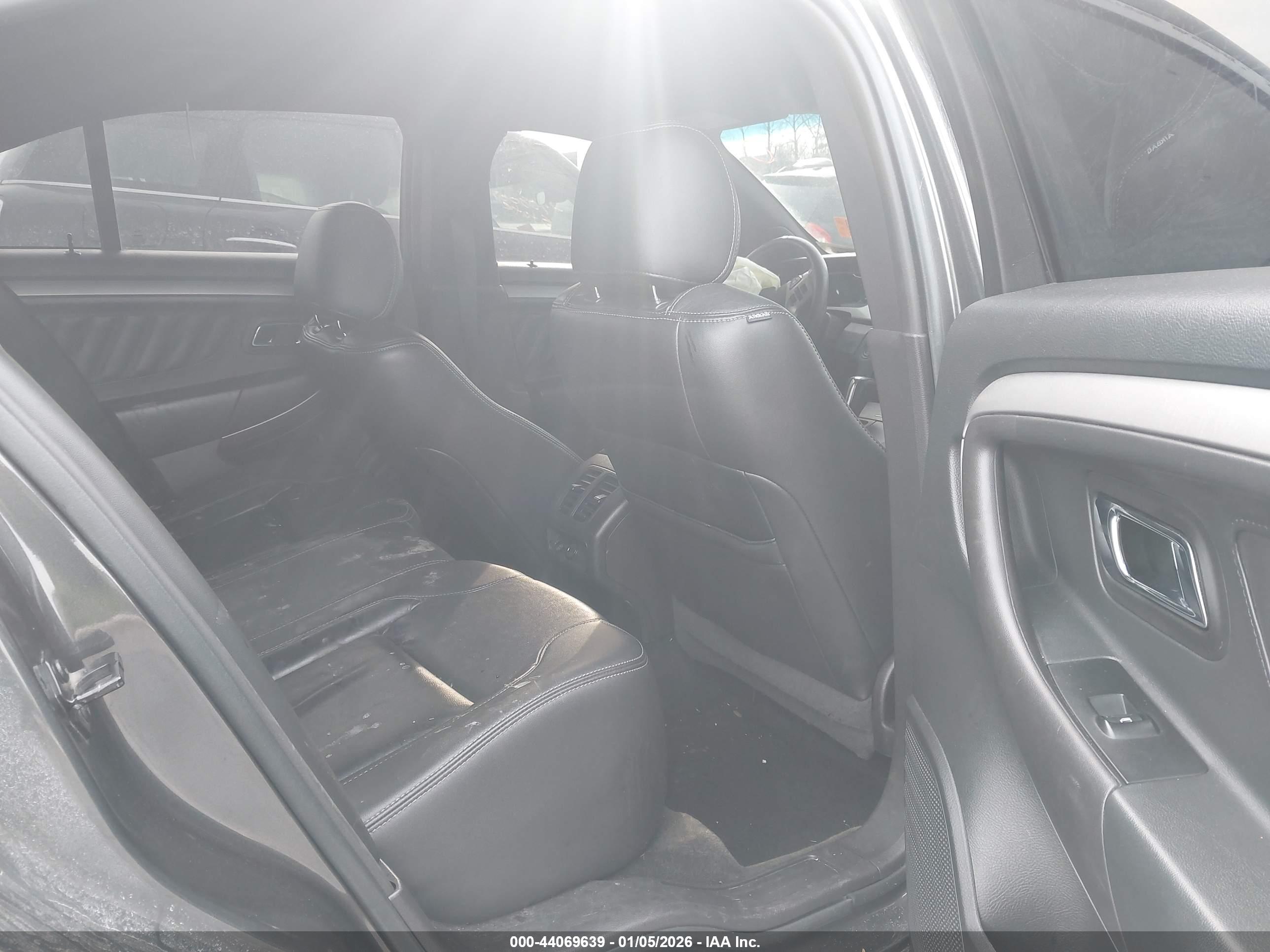 FORD TAURUS image 8